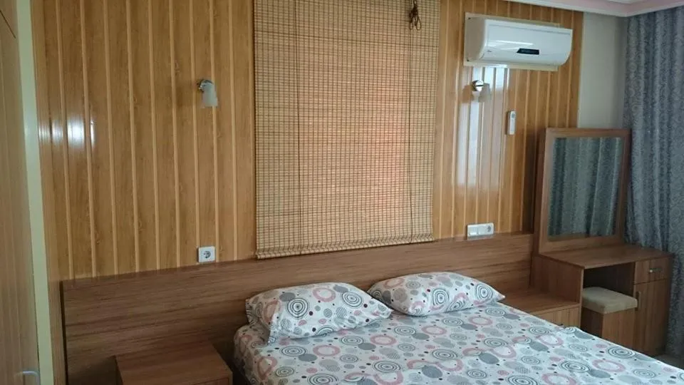 Photo of the whole room, Bed in Hotel Grün