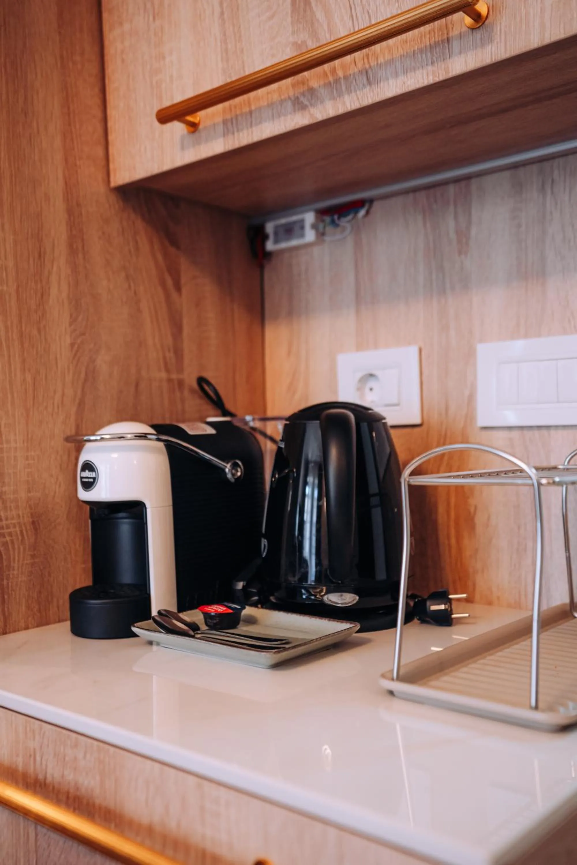 Coffee/tea facilities in Villa Pupin SARAISTE