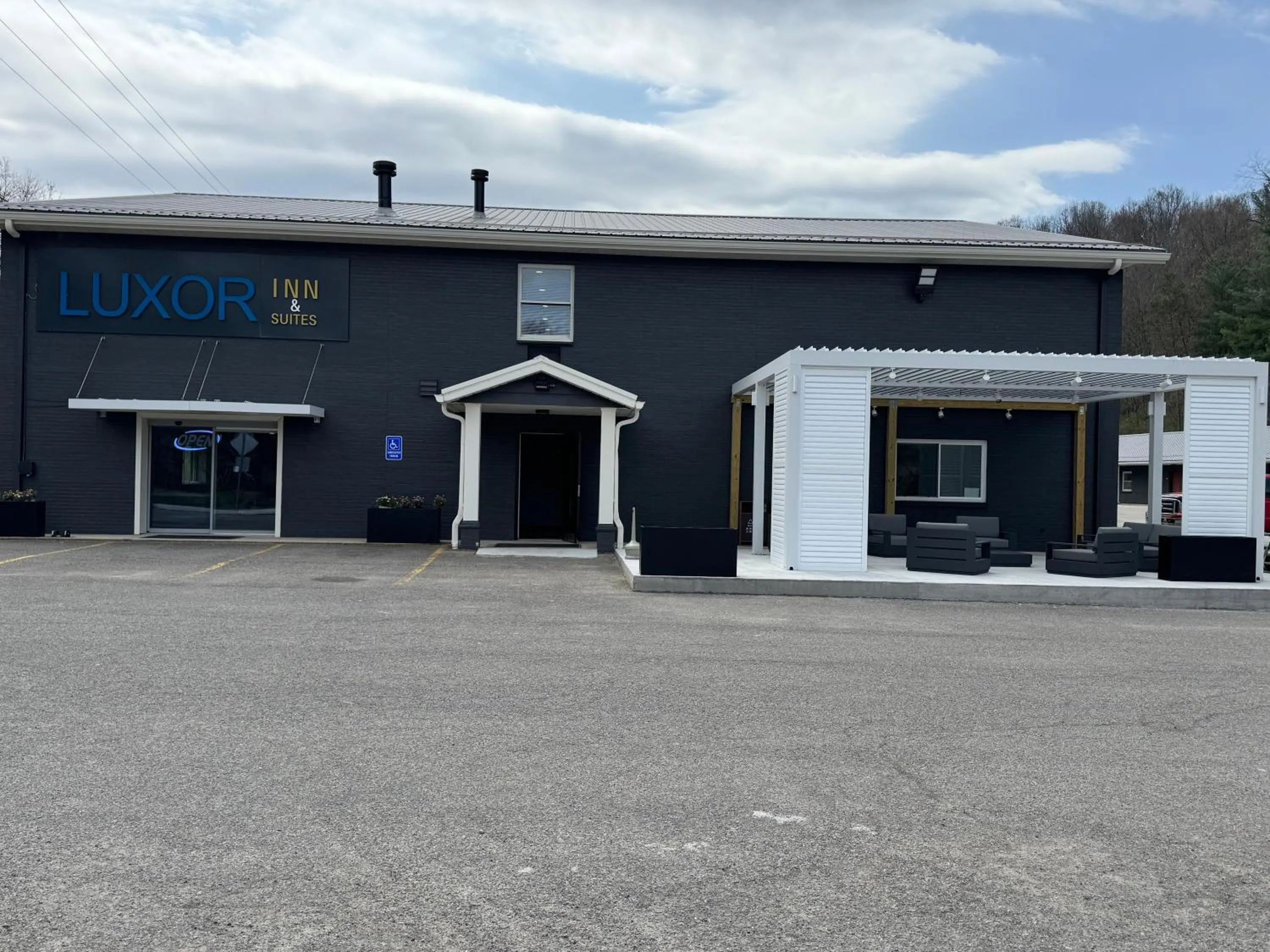 Luxor Inn & Suites, a Travelodge by Wyndham