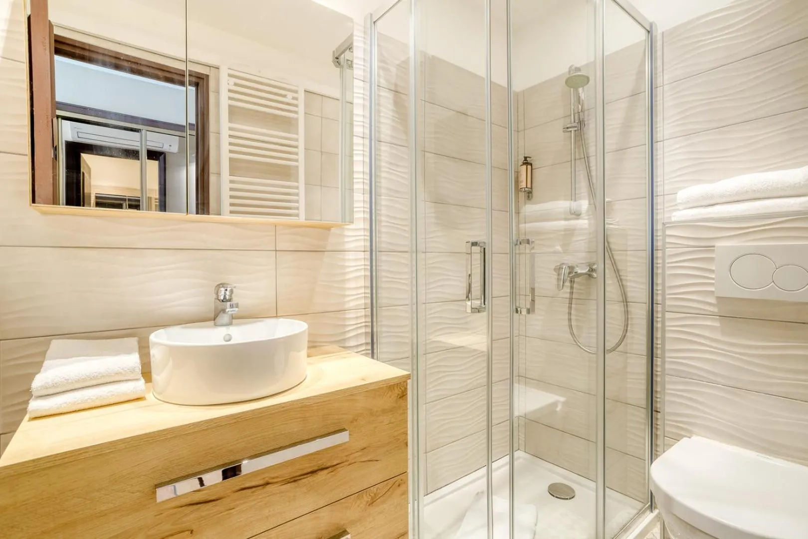 Bathroom in Roc Hotel