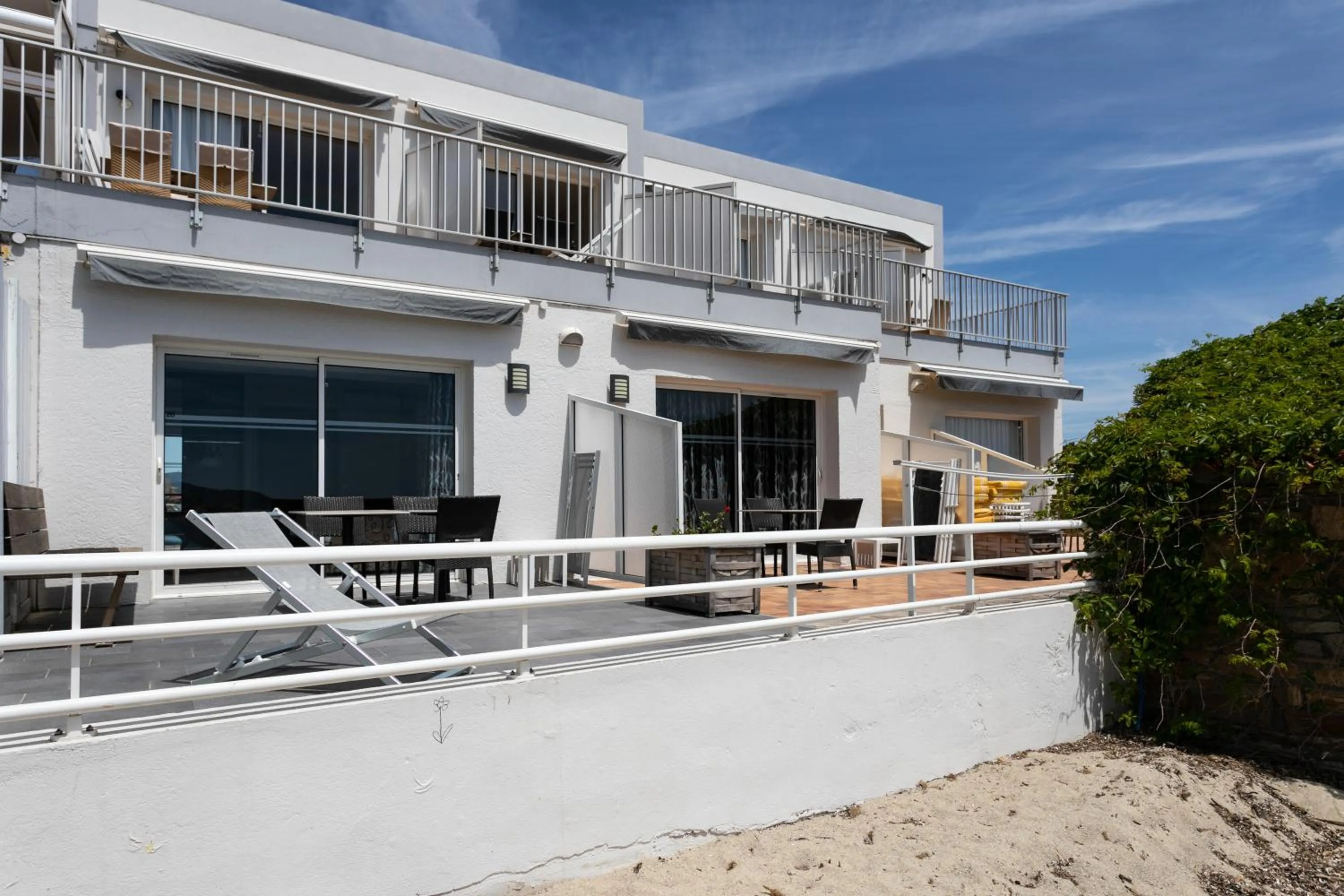 Patio, Property Building in Roc Hotel