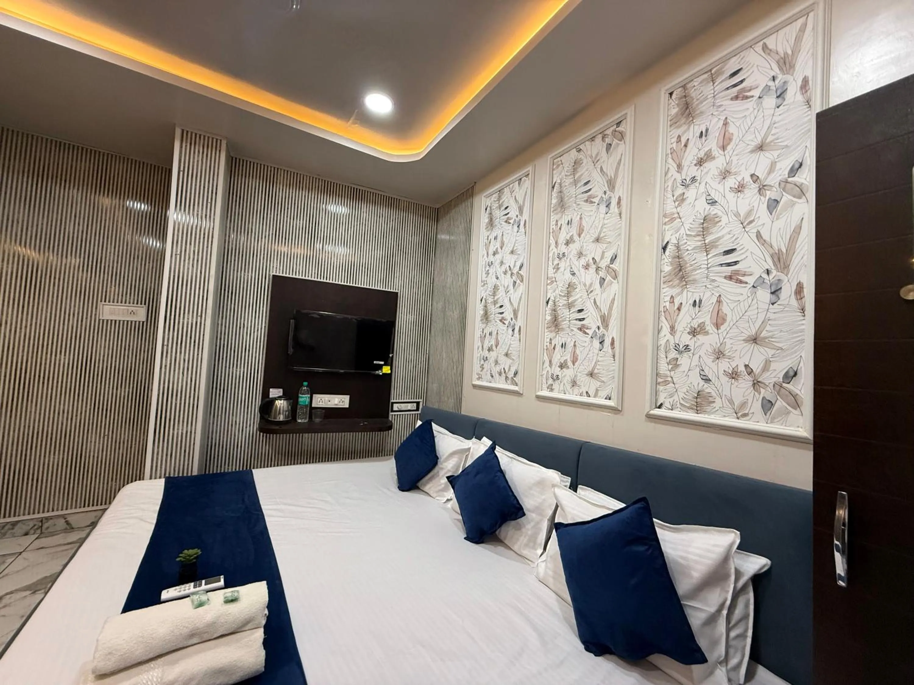 Bed in Hotel Shree Krishna Palace