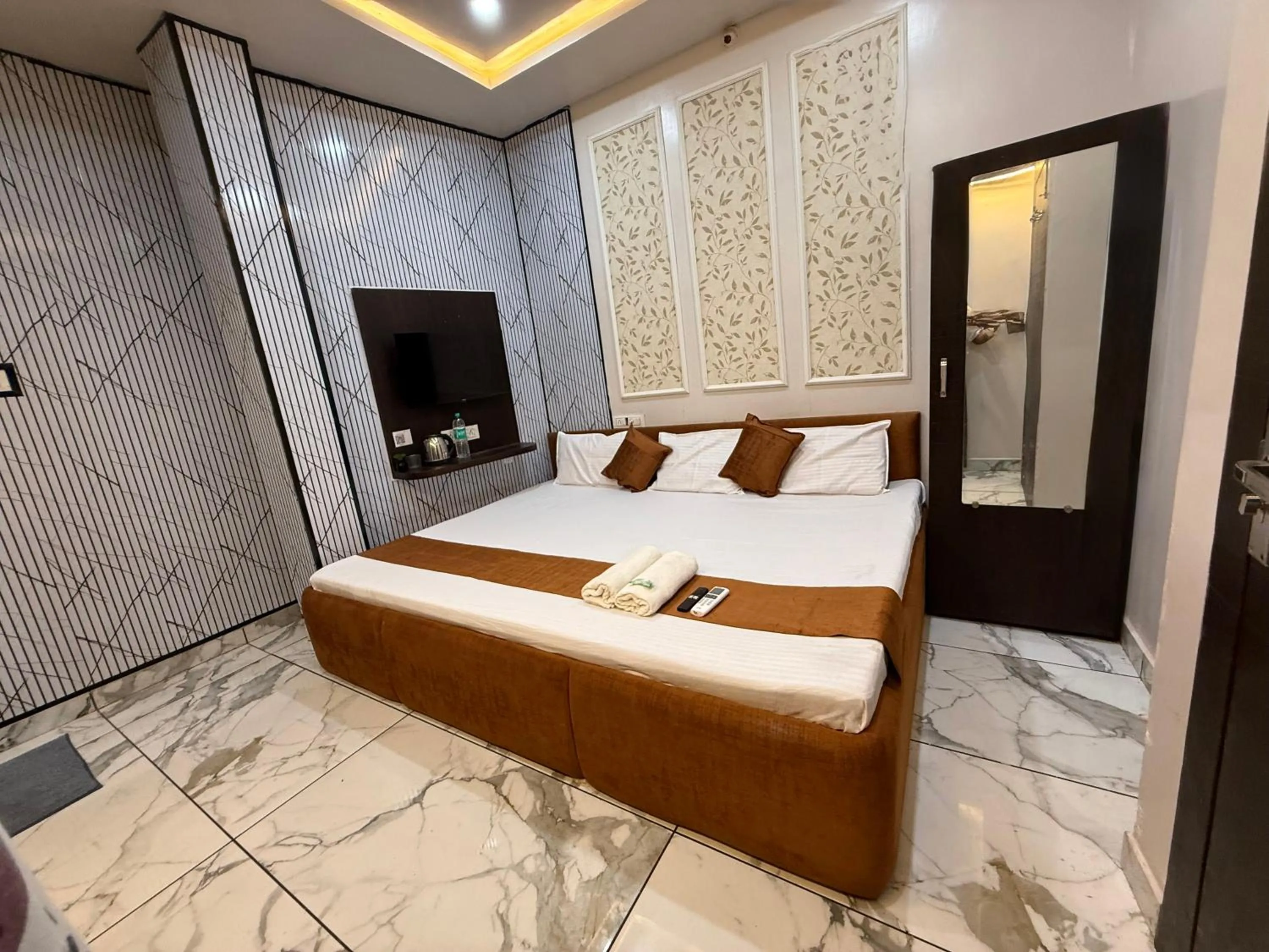 Bed in Hotel Shree Krishna Palace