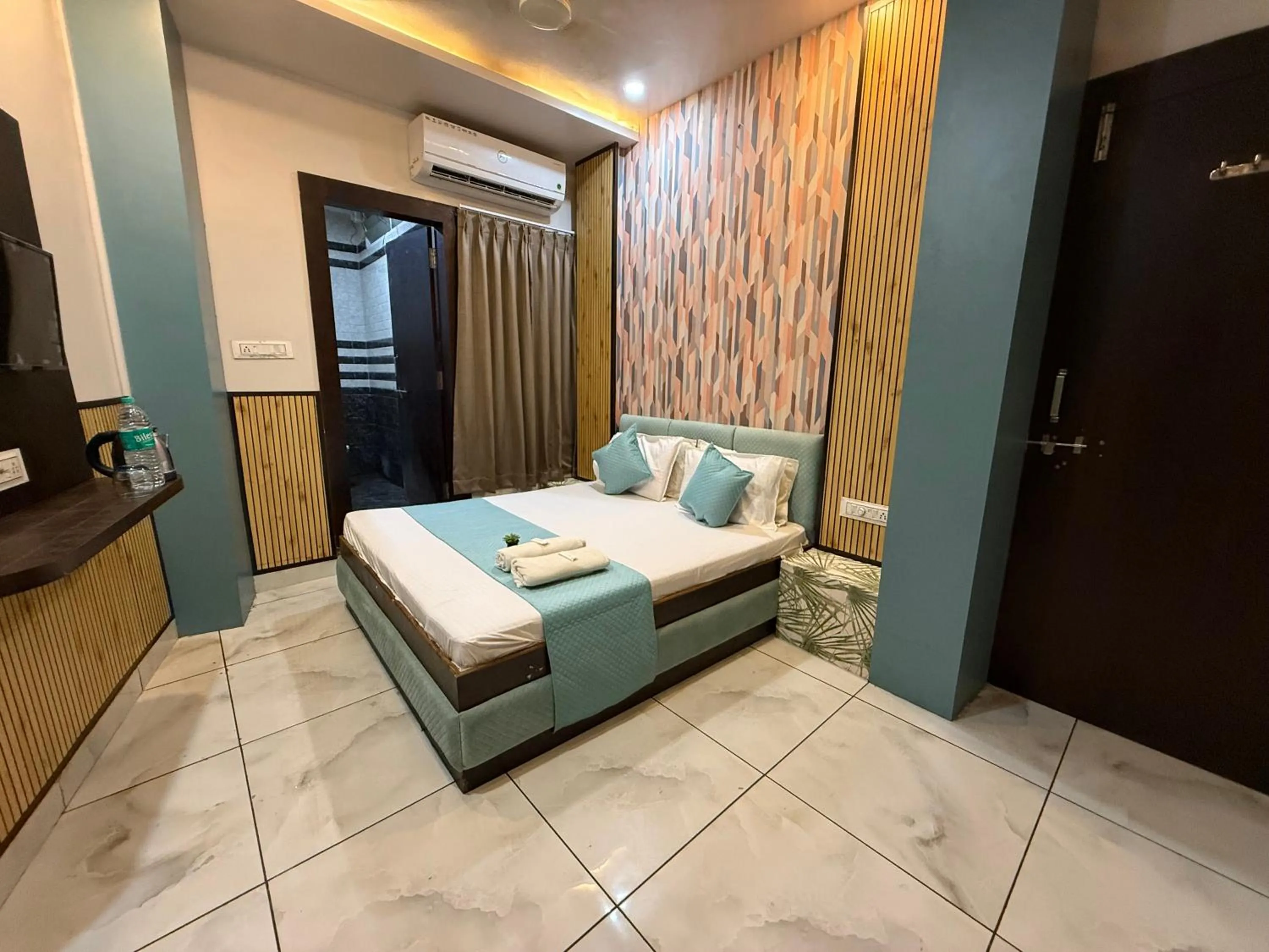 Bed in Hotel Shree Krishna Palace