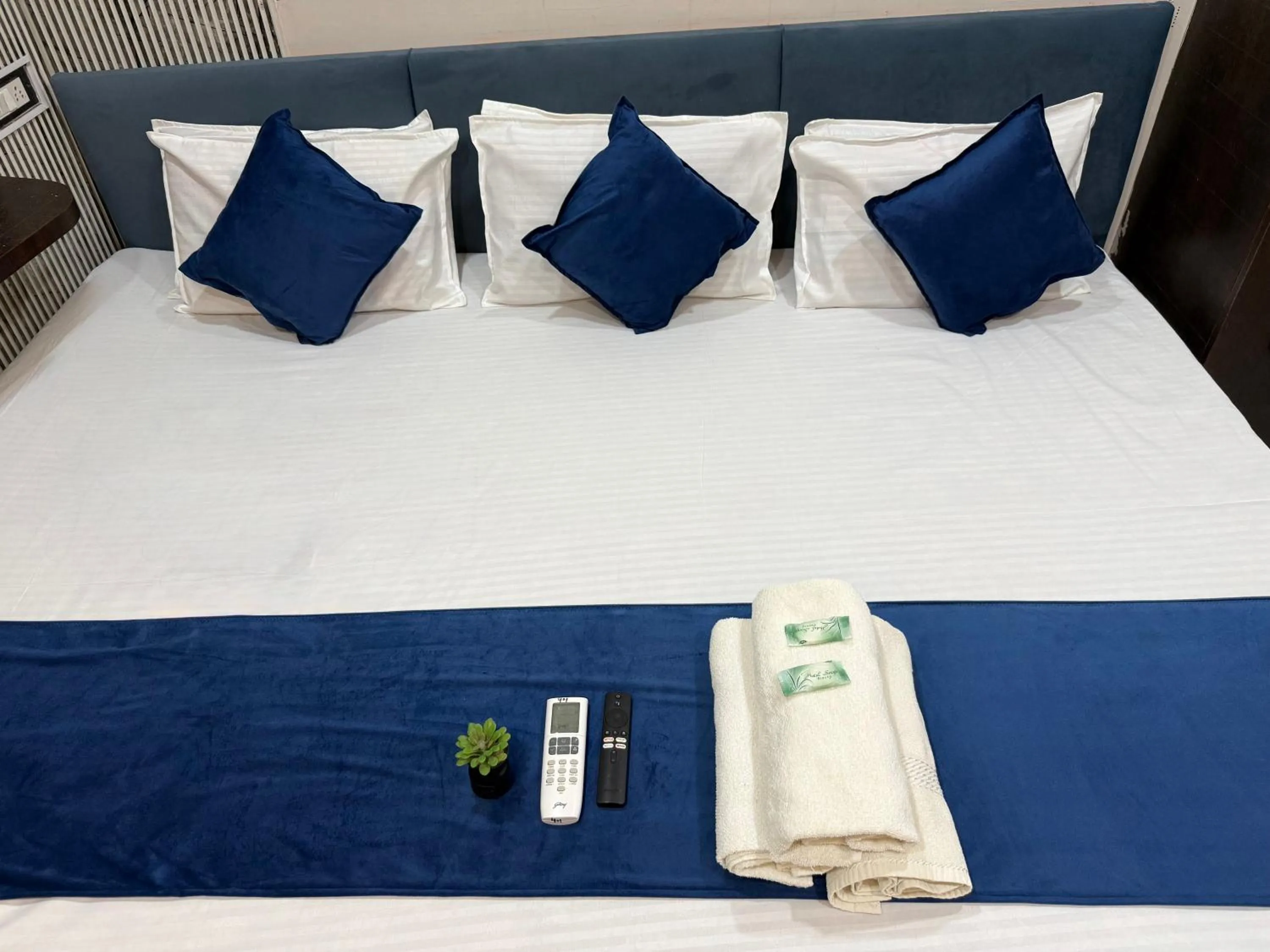 Bed in Hotel Shree Krishna Palace