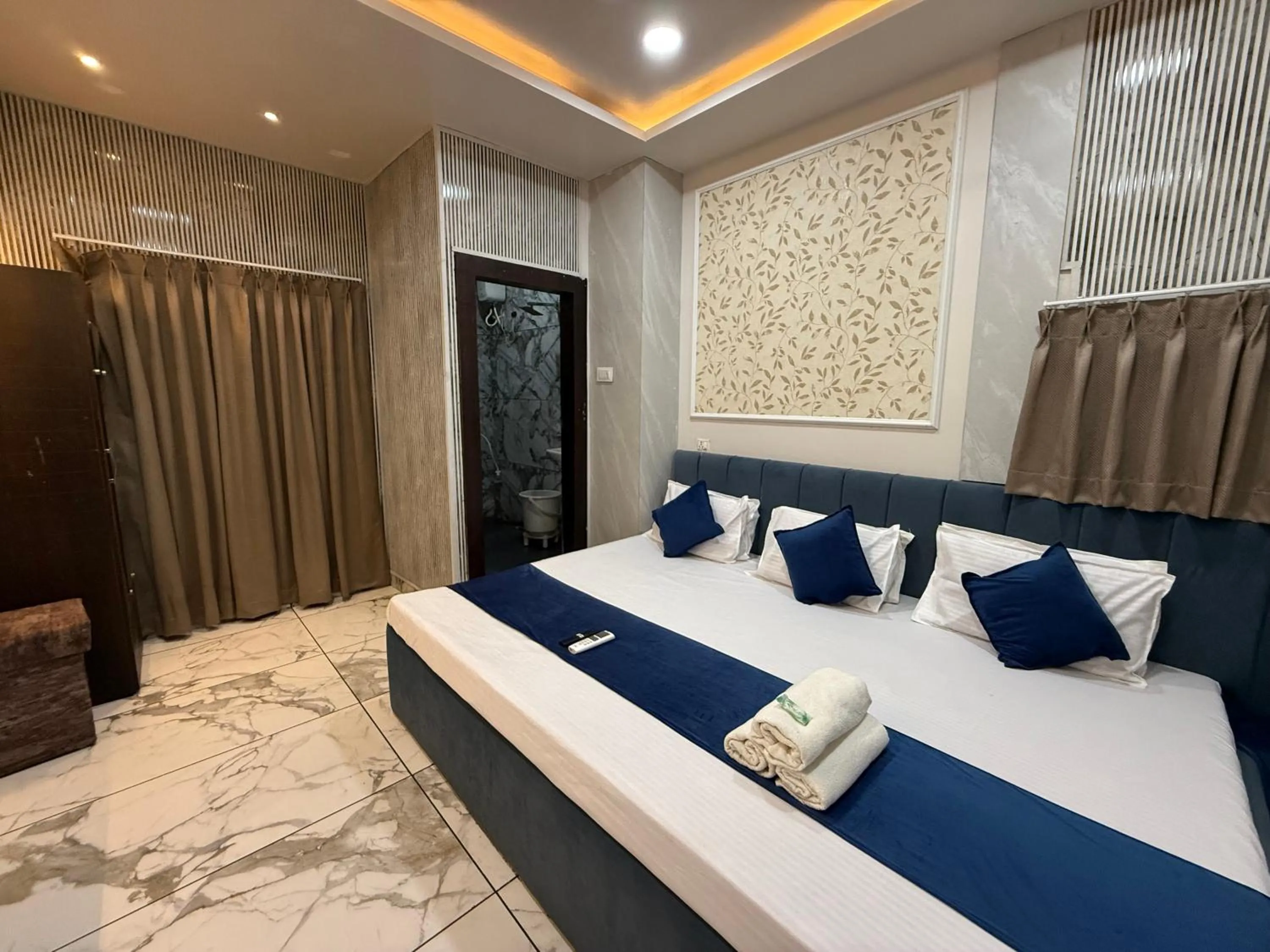 Bed in Hotel Shree Krishna Palace