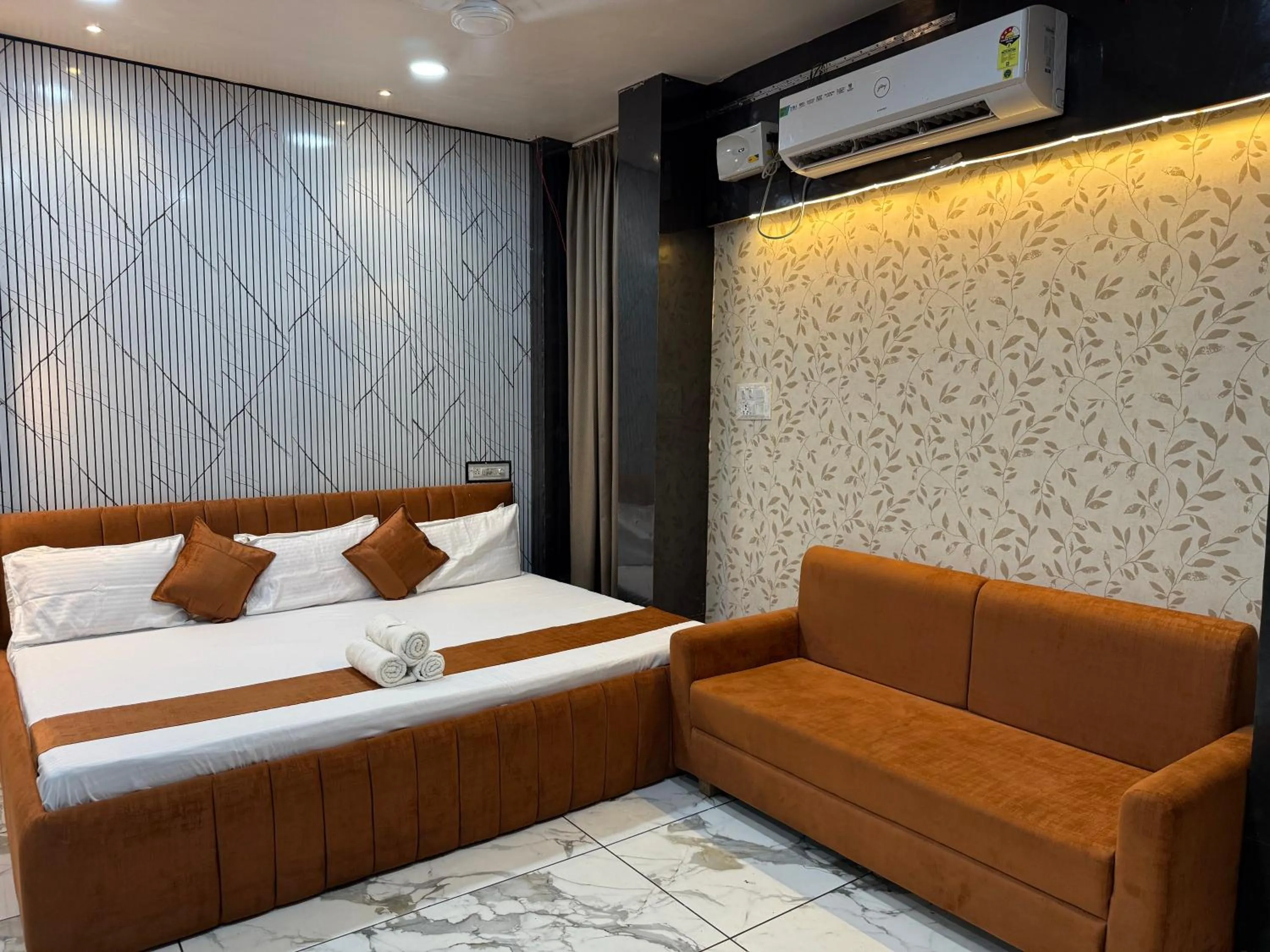 Bed in Hotel Shree Krishna Palace