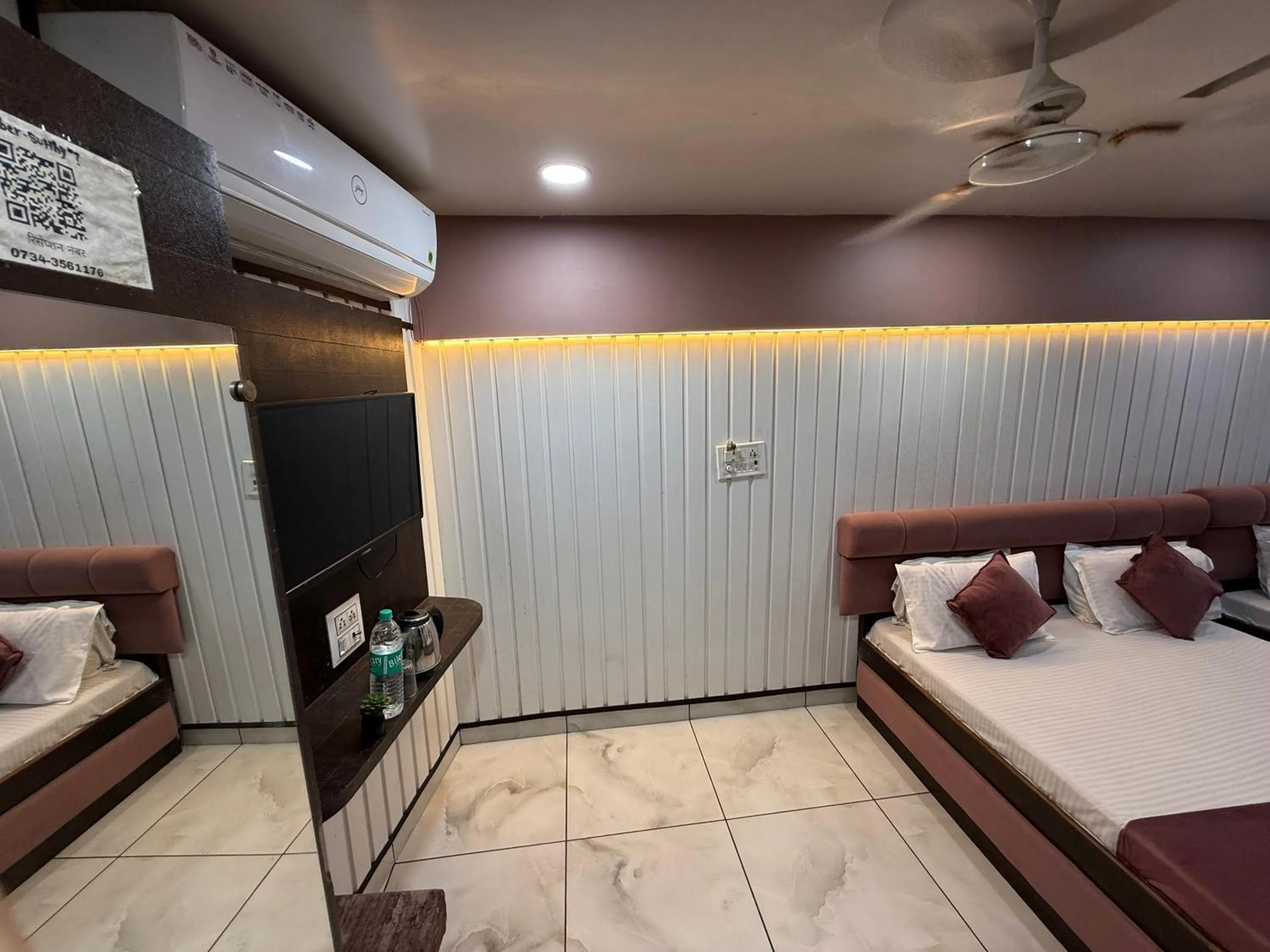 Bed in Hotel Shree Krishna Palace