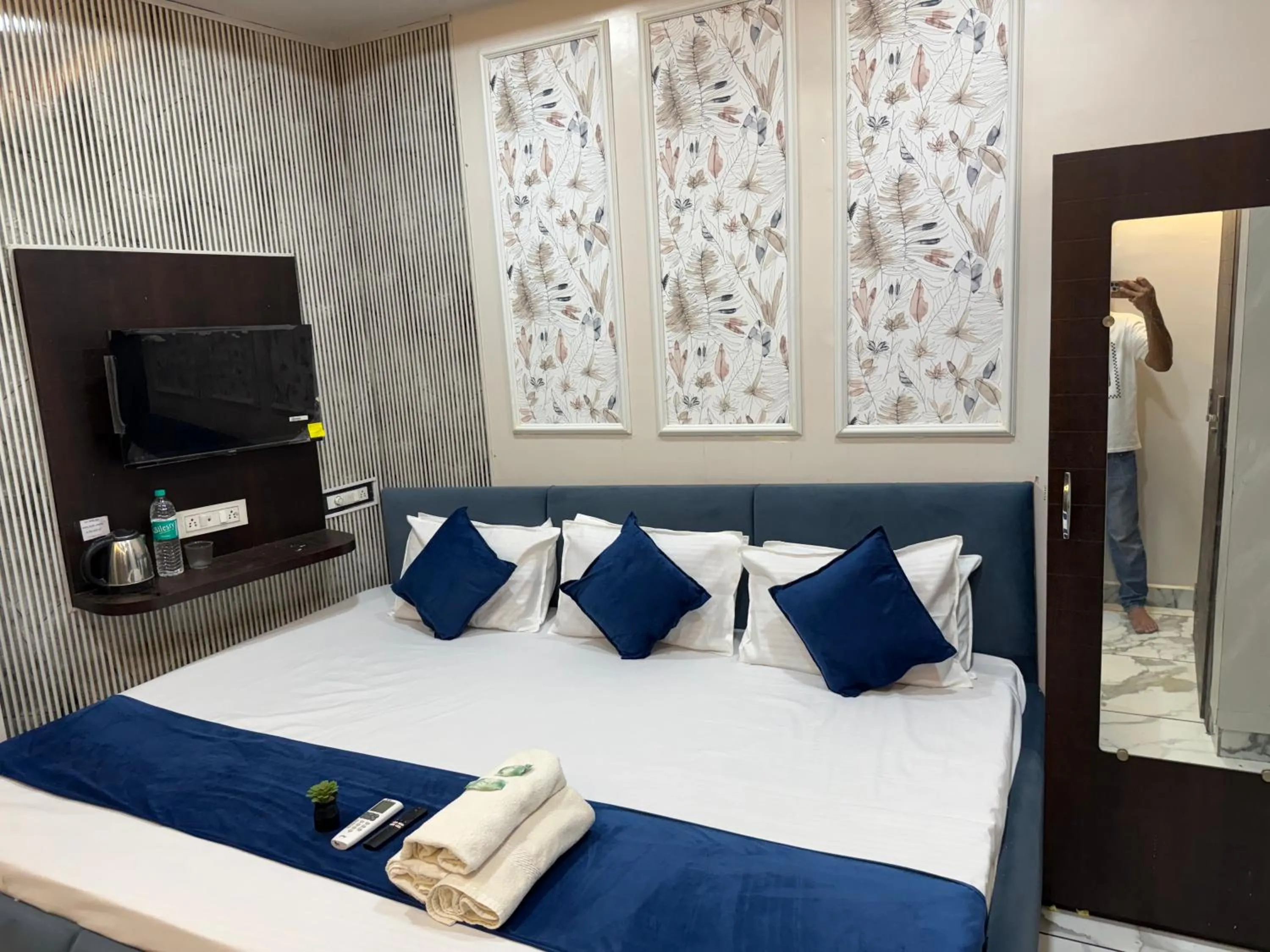 Bed in Hotel Shree Krishna Palace