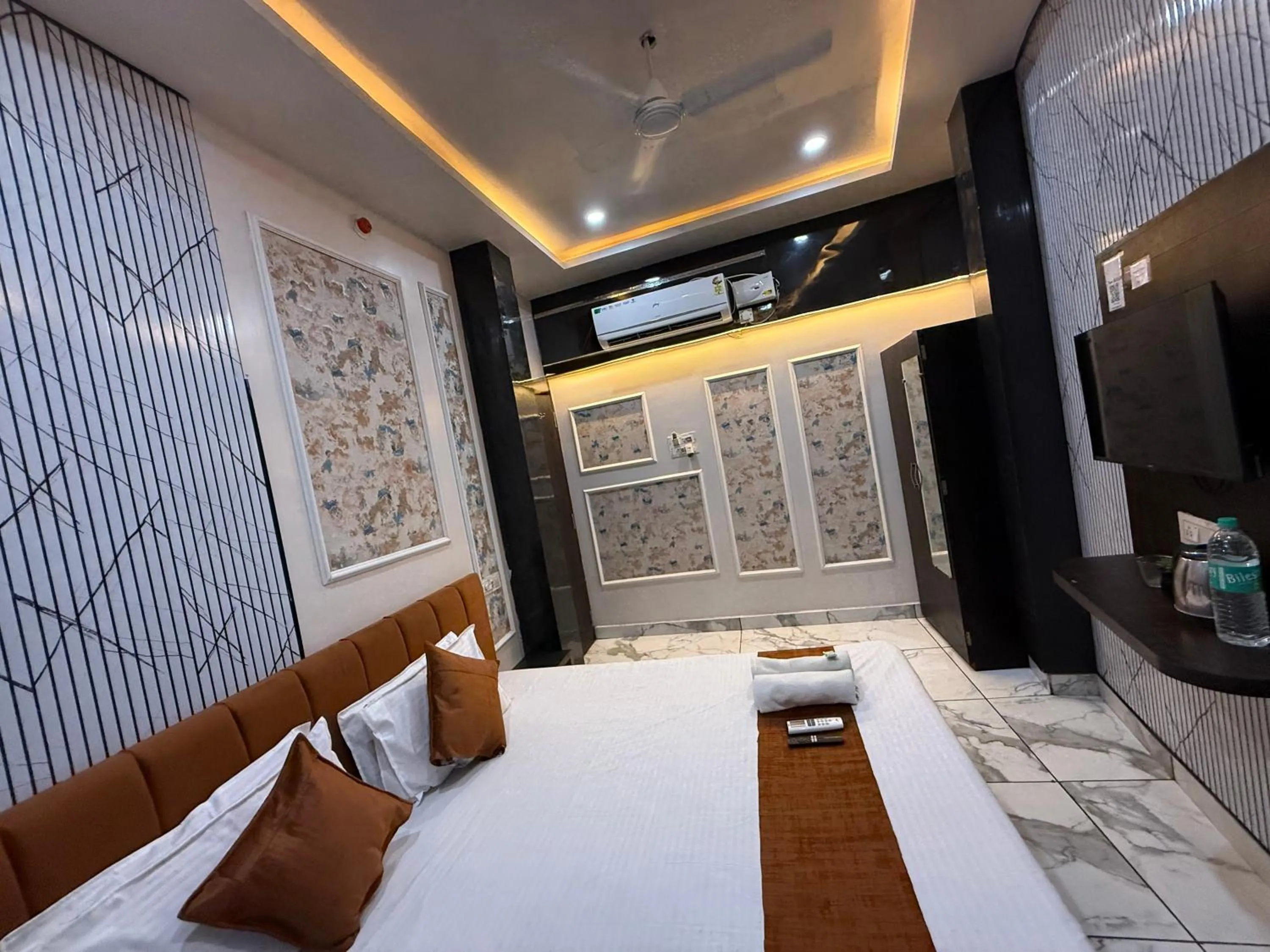 Bed in Hotel Shree Krishna Palace