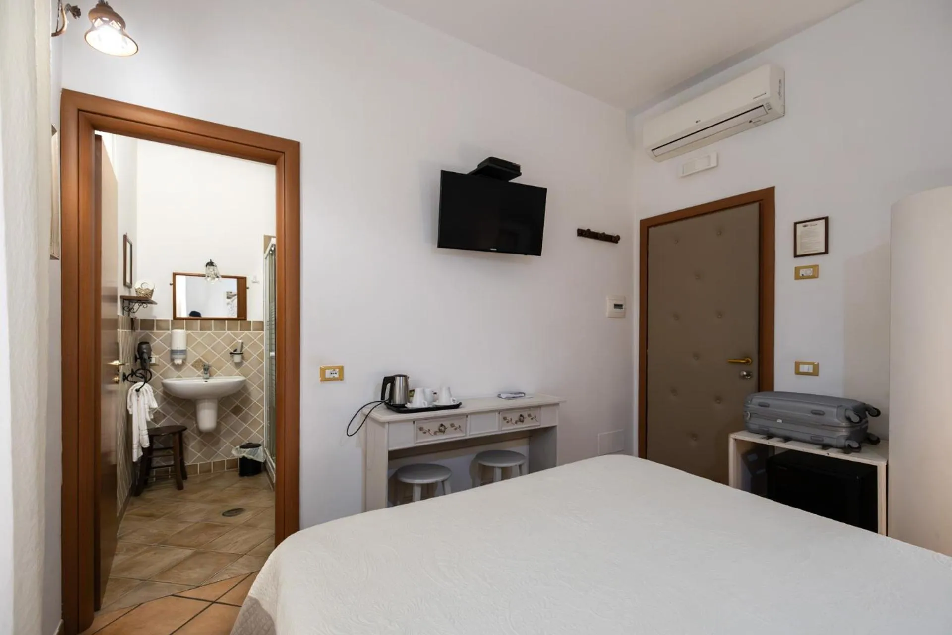 Photo of the whole room, Bed in Casa Lollobrigida