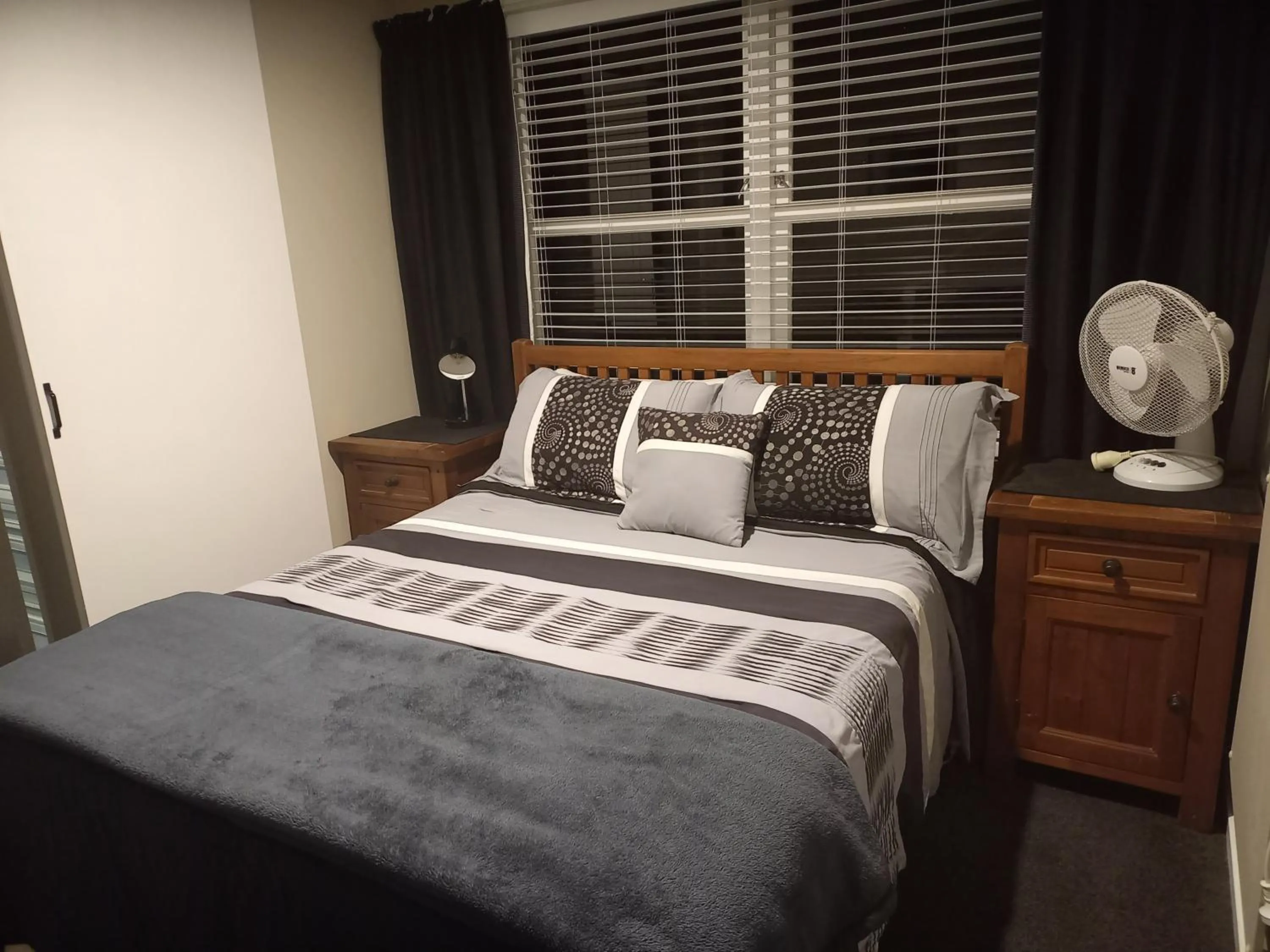 Bed in Lakeview's On Richmond
