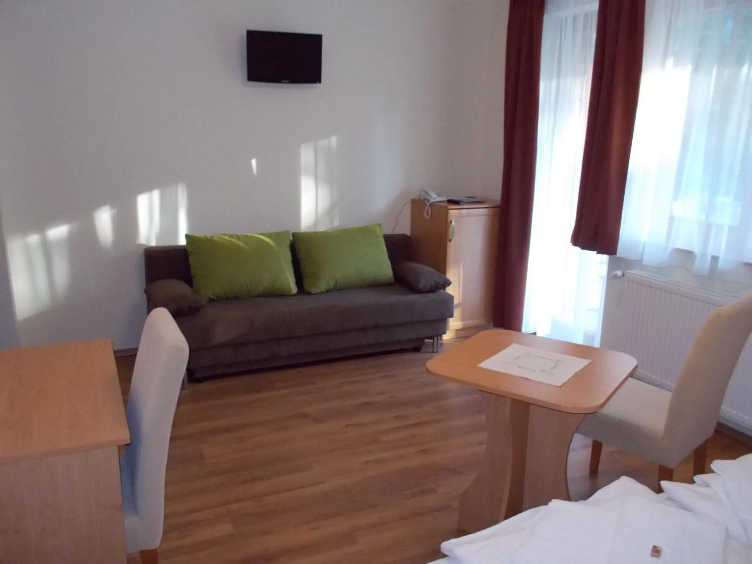 Superior Family Room in Hotel Halászkert Badacsony Superior Family Room in Hotel Halászkert Badacsony