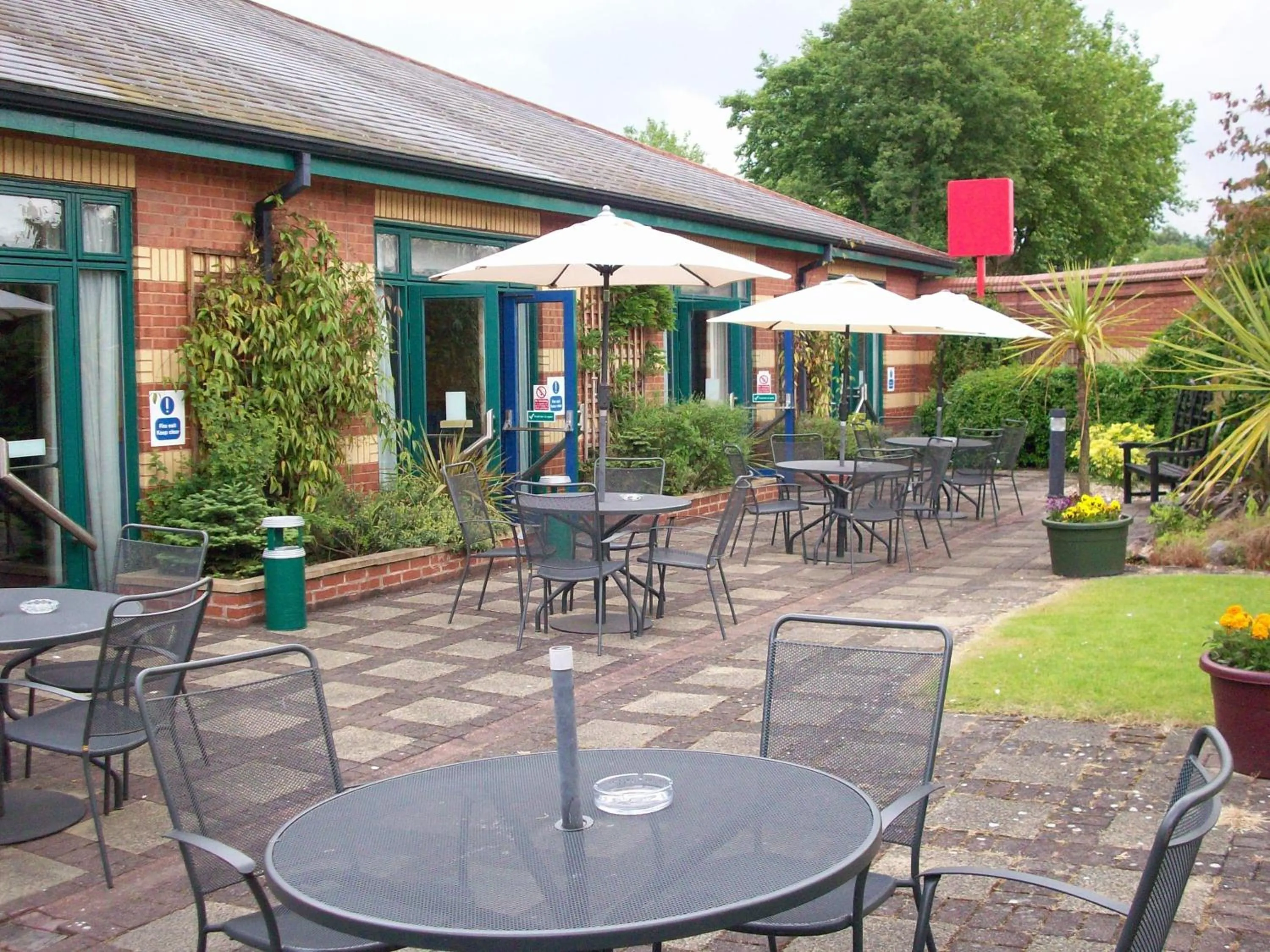 Garden in Wigan Oak Hotel