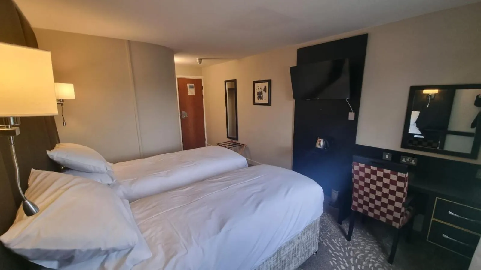 Bedroom, Bed in Wigan Oak Hotel