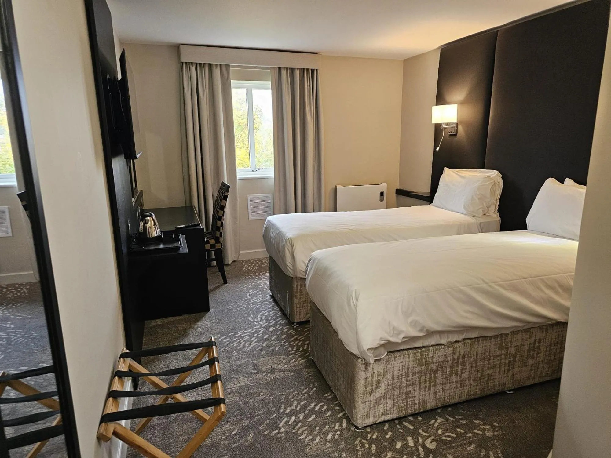 Bedroom, Bed in Wigan Oak Hotel