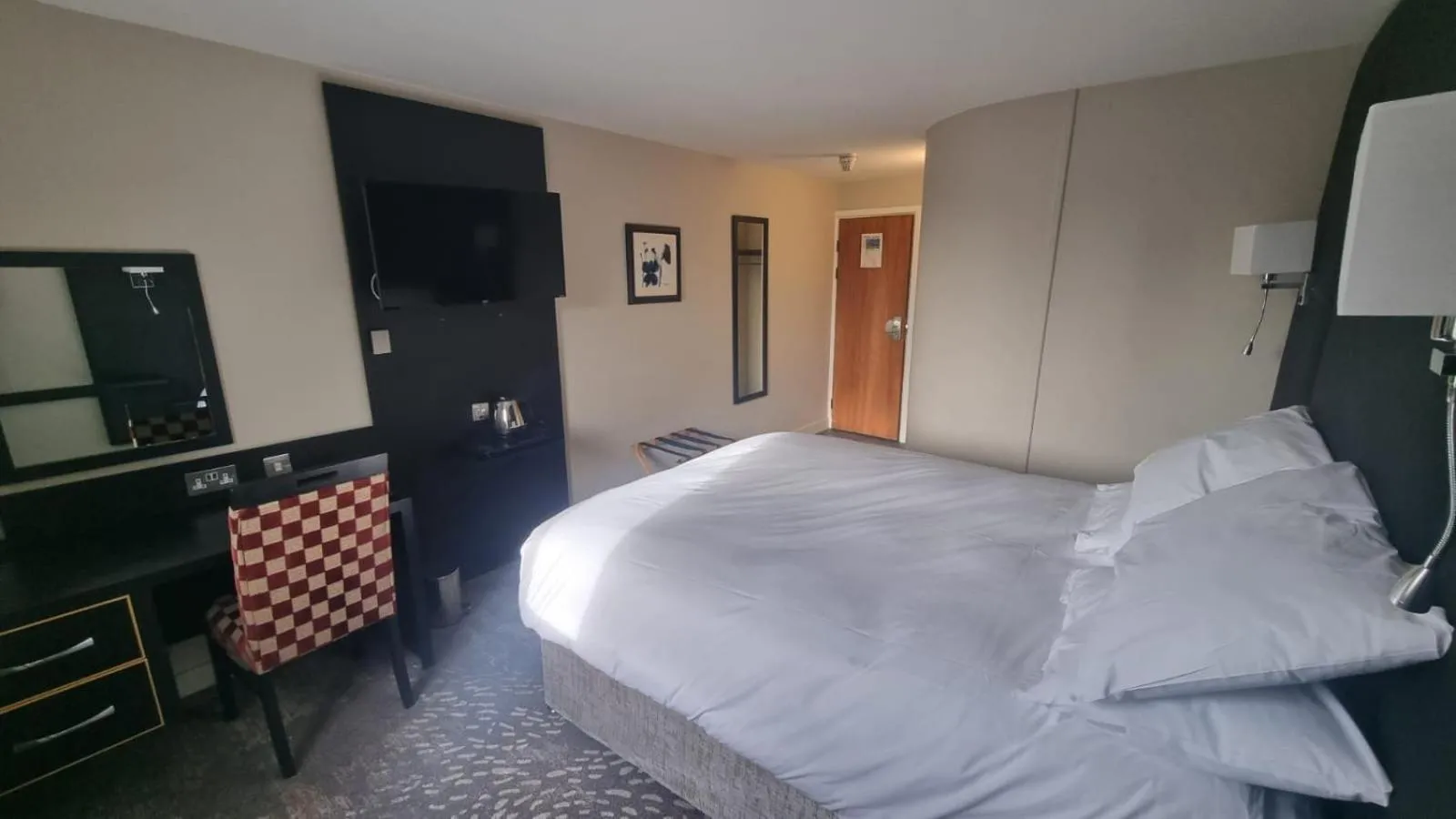 Bedroom, Bed in Wigan Oak Hotel