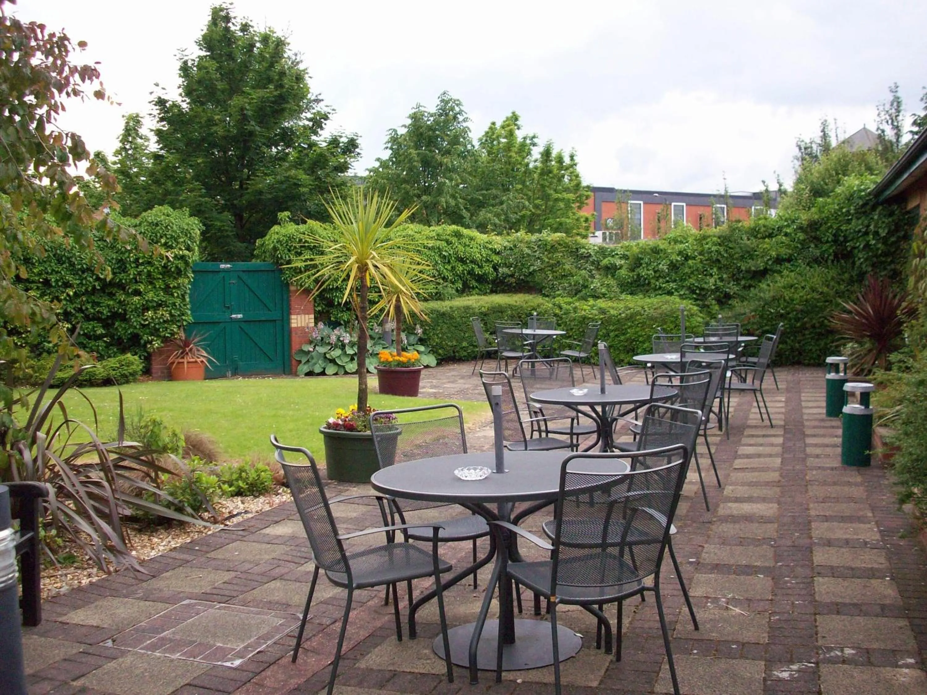 Garden in Wigan Oak Hotel