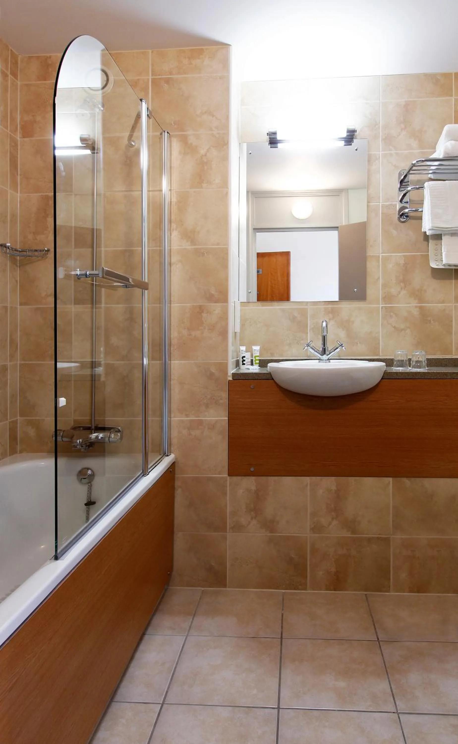 Bathroom in Wigan Oak Hotel