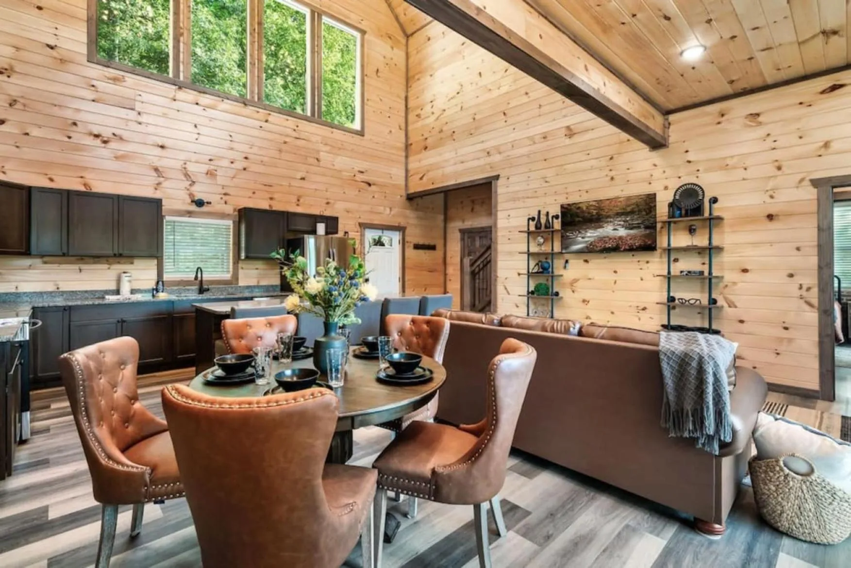 TV and multimedia in Tranquil Mountain Getaway By Ghosal Luxury Lodging