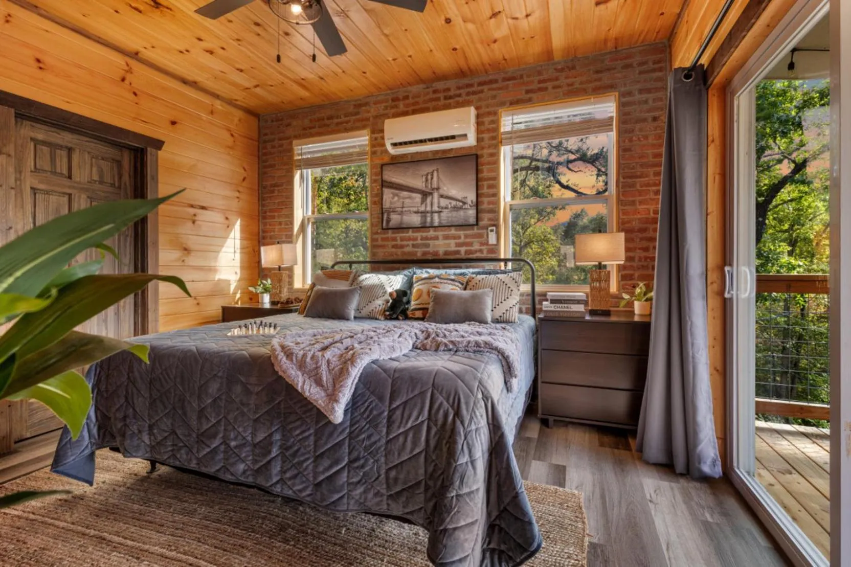 Bed in Tranquil Mountain Getaway By Ghosal Luxury Lodging