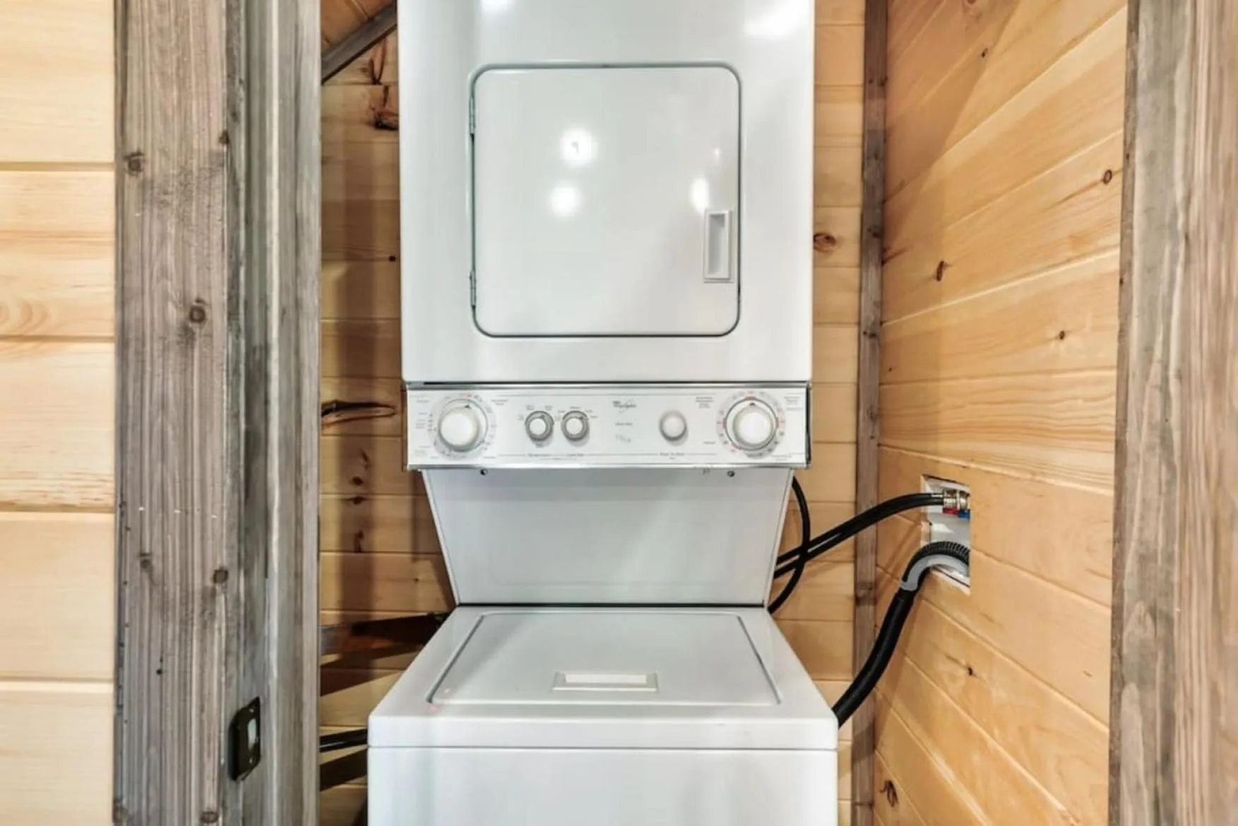 washing machine in Tranquil Mountain Getaway By Ghosal Luxury Lodging