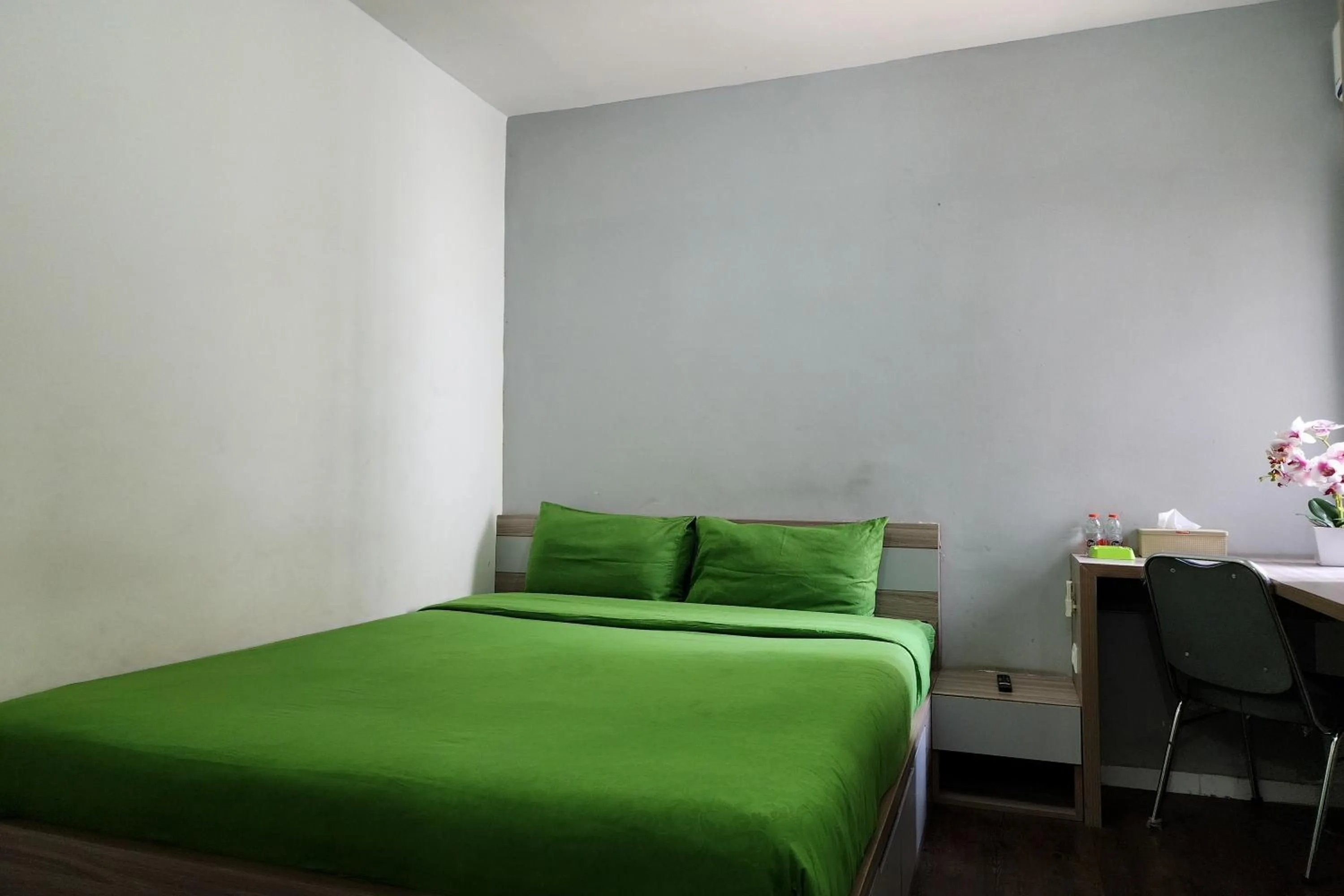 Bed in Barata Hotel Near Bandara Soekarno Hatta