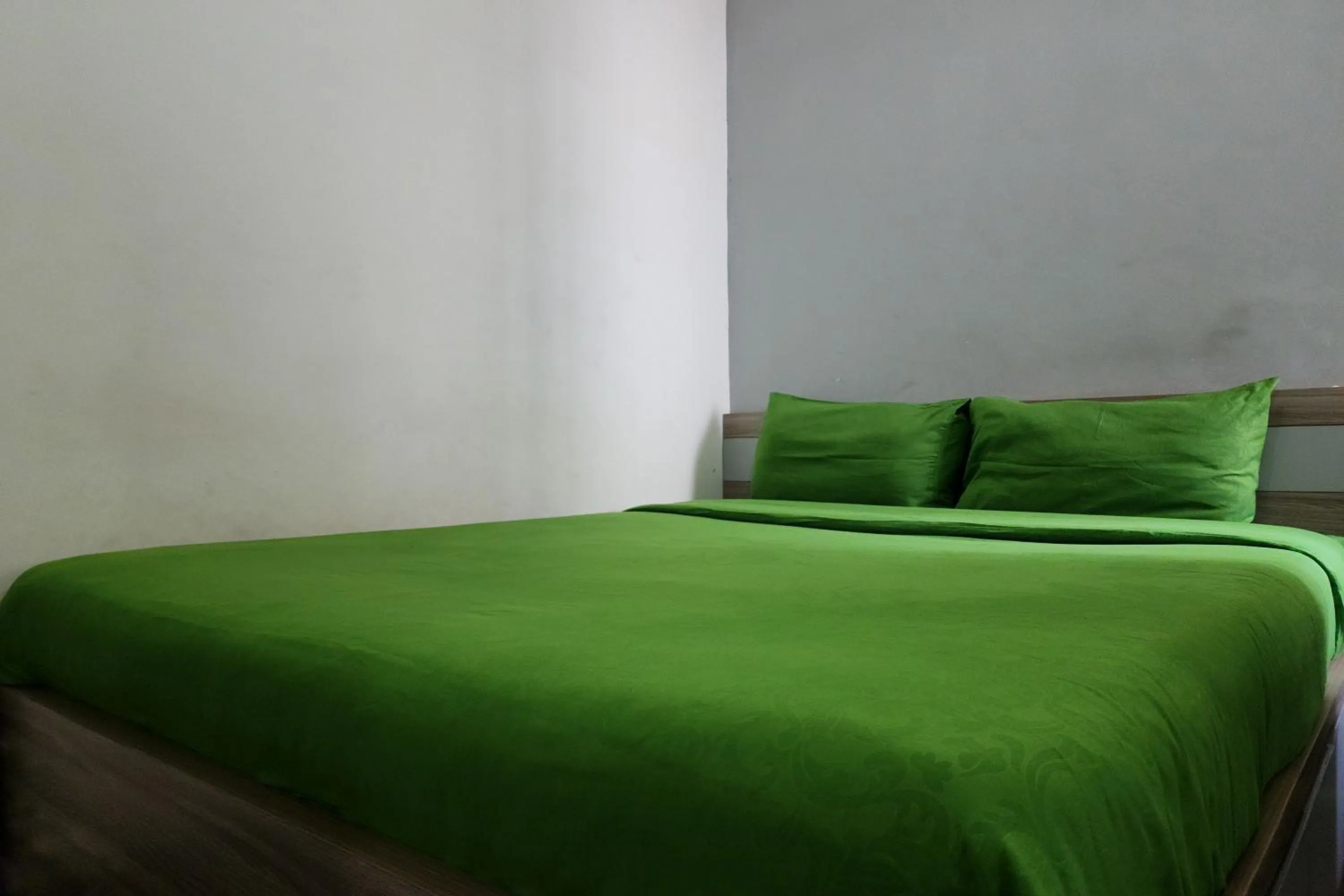 Bed in Barata Hotel Near Bandara Soekarno Hatta