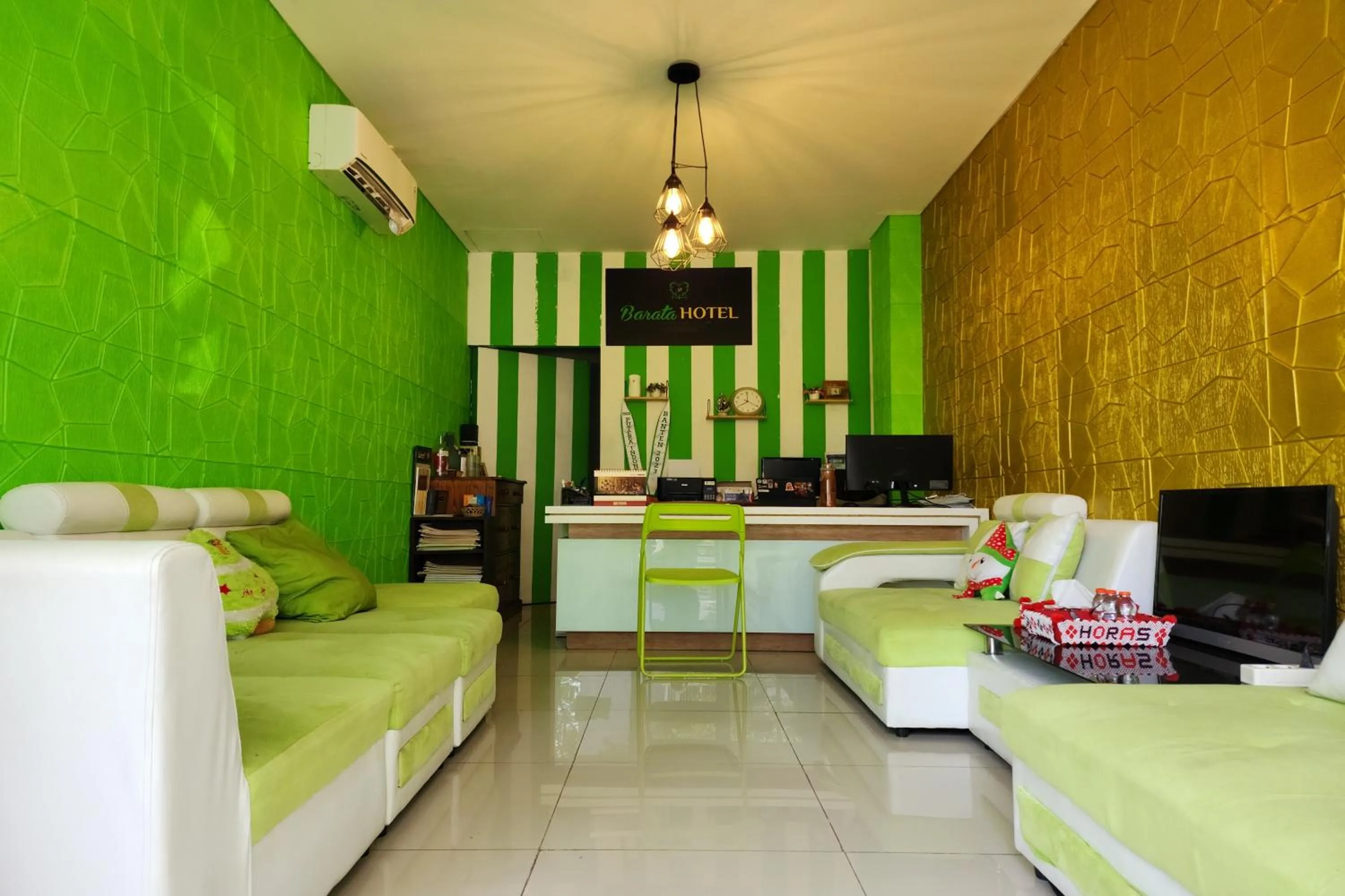 Lobby or reception in Barata Hotel Near Bandara Soekarno Hatta