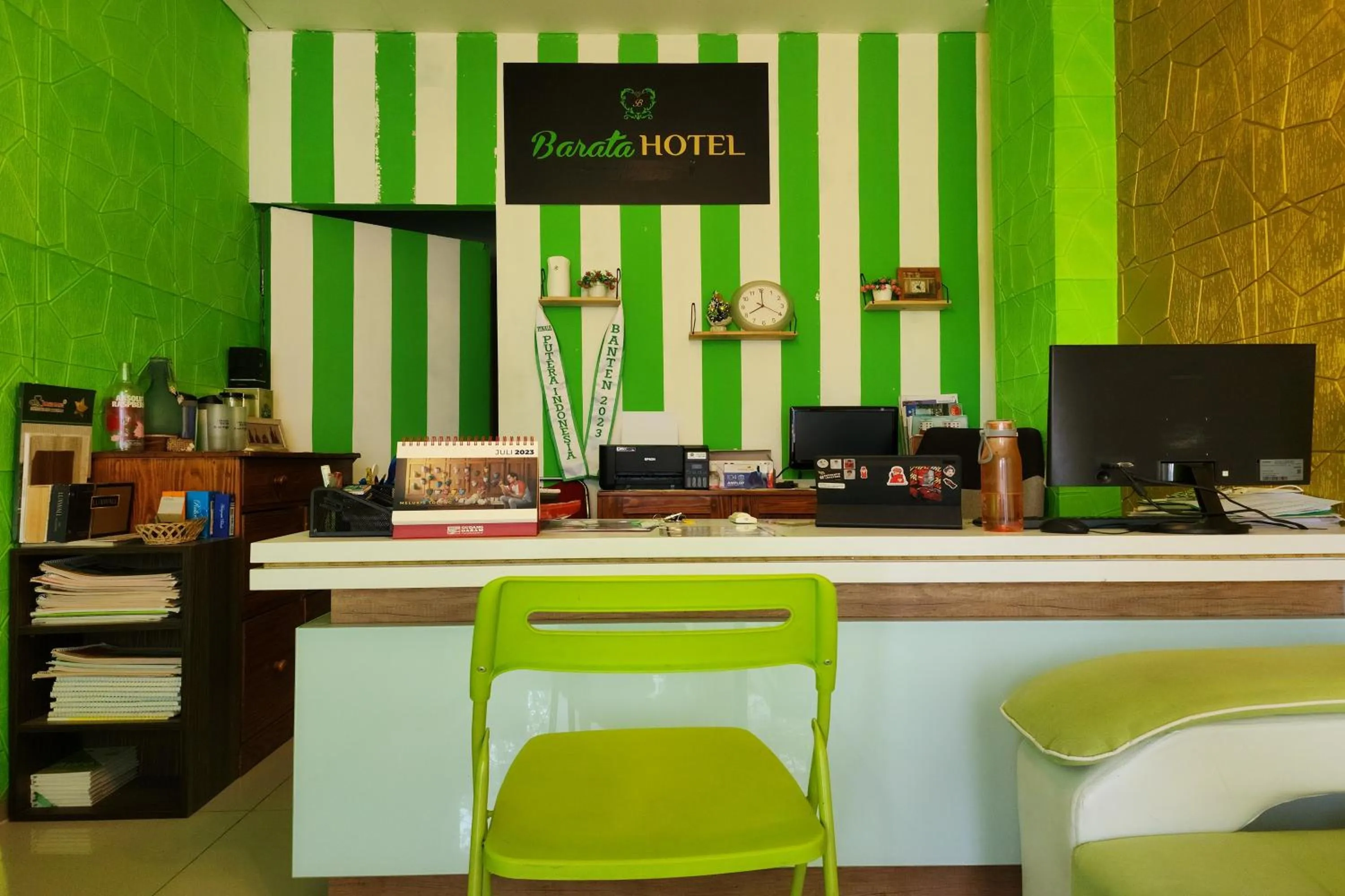 Lobby or reception in Barata Hotel Near Bandara Soekarno Hatta