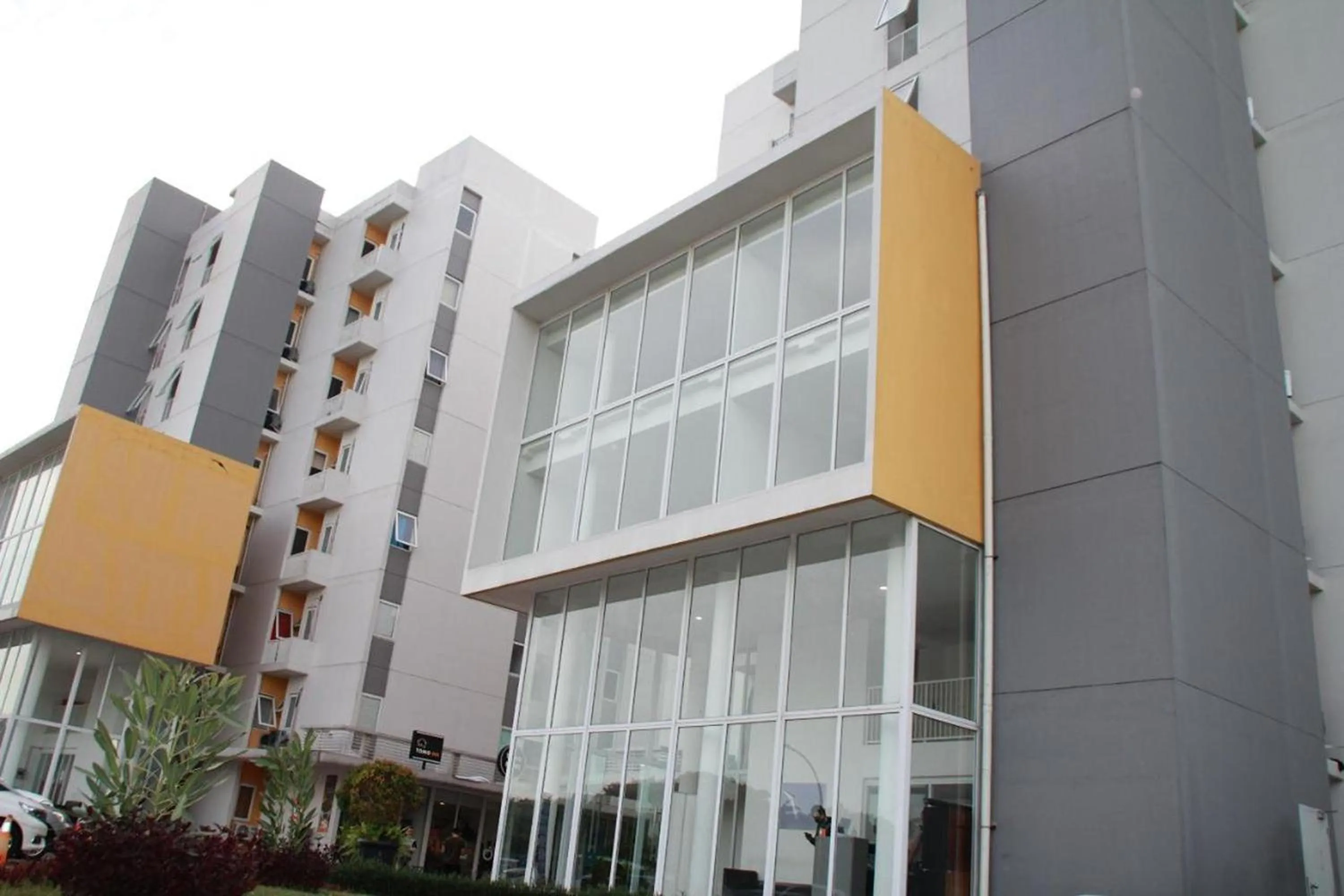 Property building in Barata Hotel Near Bandara Soekarno Hatta