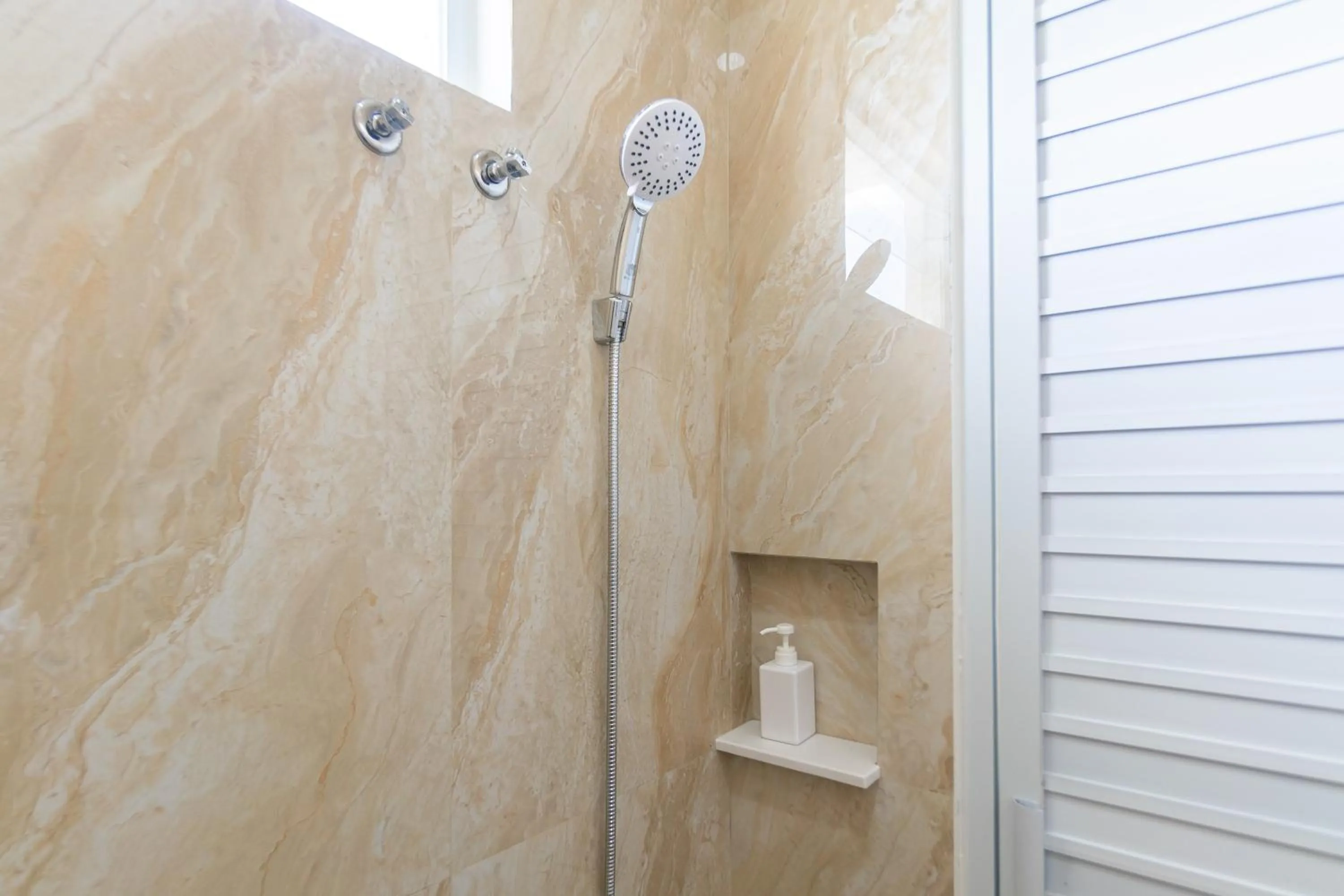 Shower in Villa Berlian Kuta