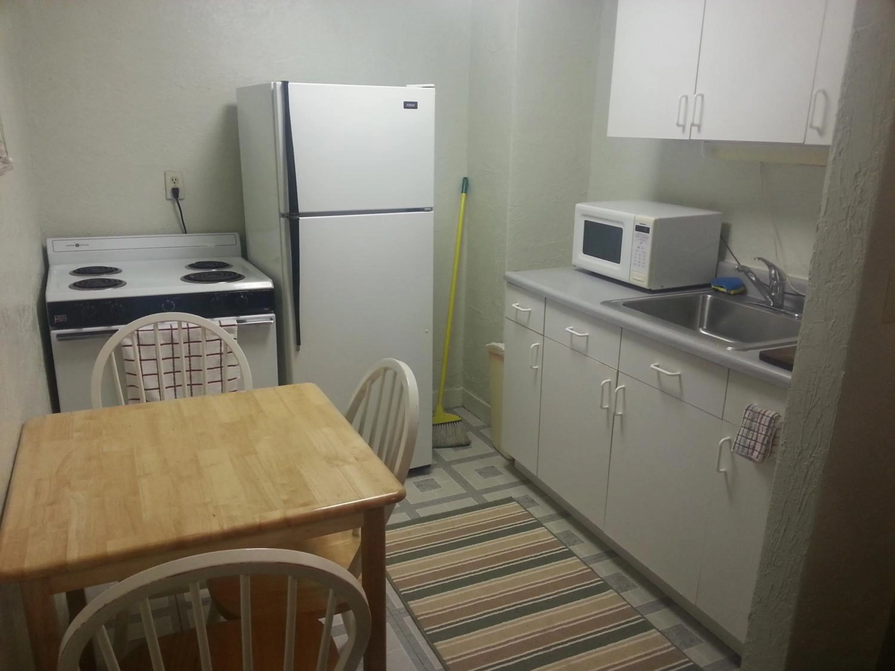 Kitchen or kitchenette in Bryce Canyon Motel