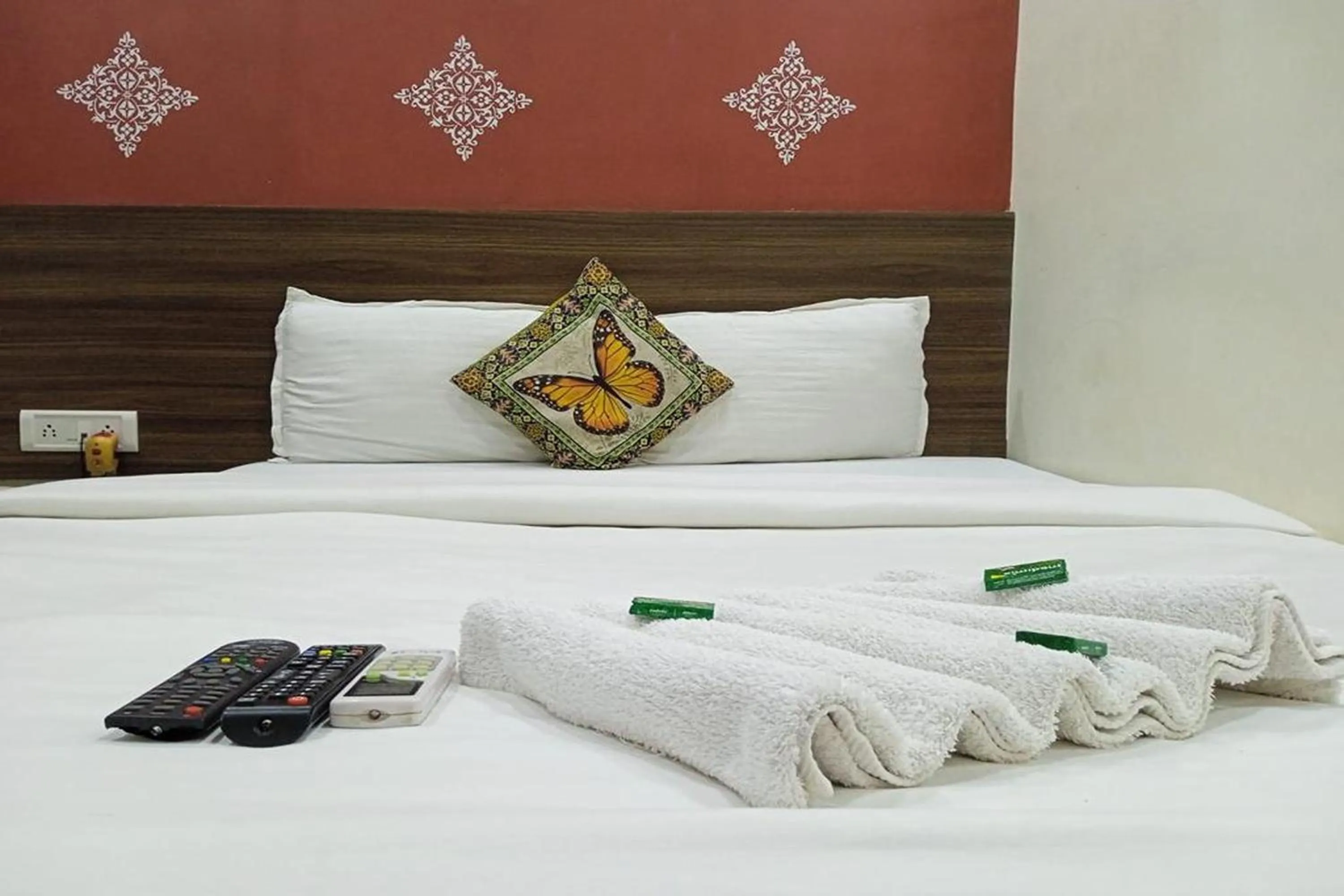 Bedroom in Hotel Mumbai Residency