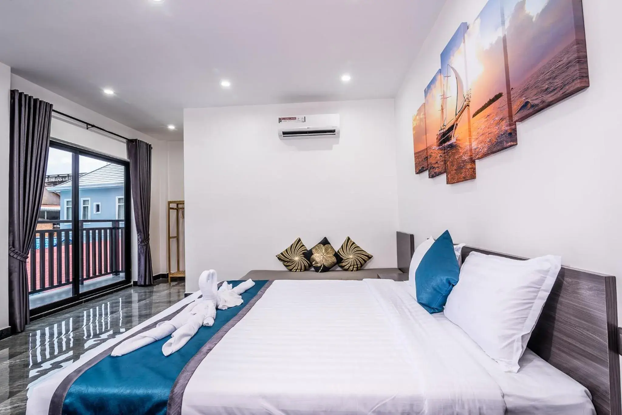 Queen Room with Balcony in A&J Kampot Boutique Queen Room with Balcony in A&J Kampot Boutique