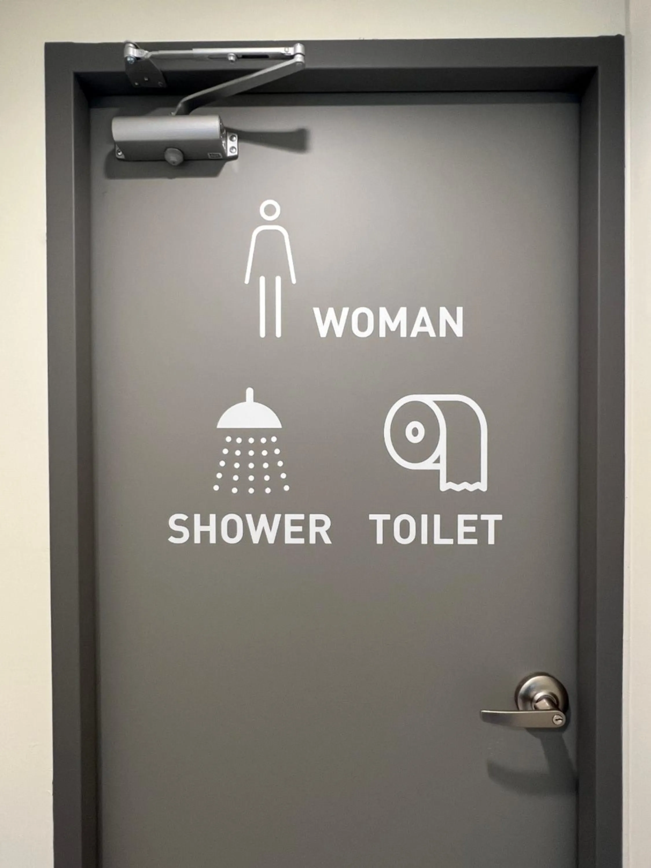 Shower in Seoul Cube Jongro