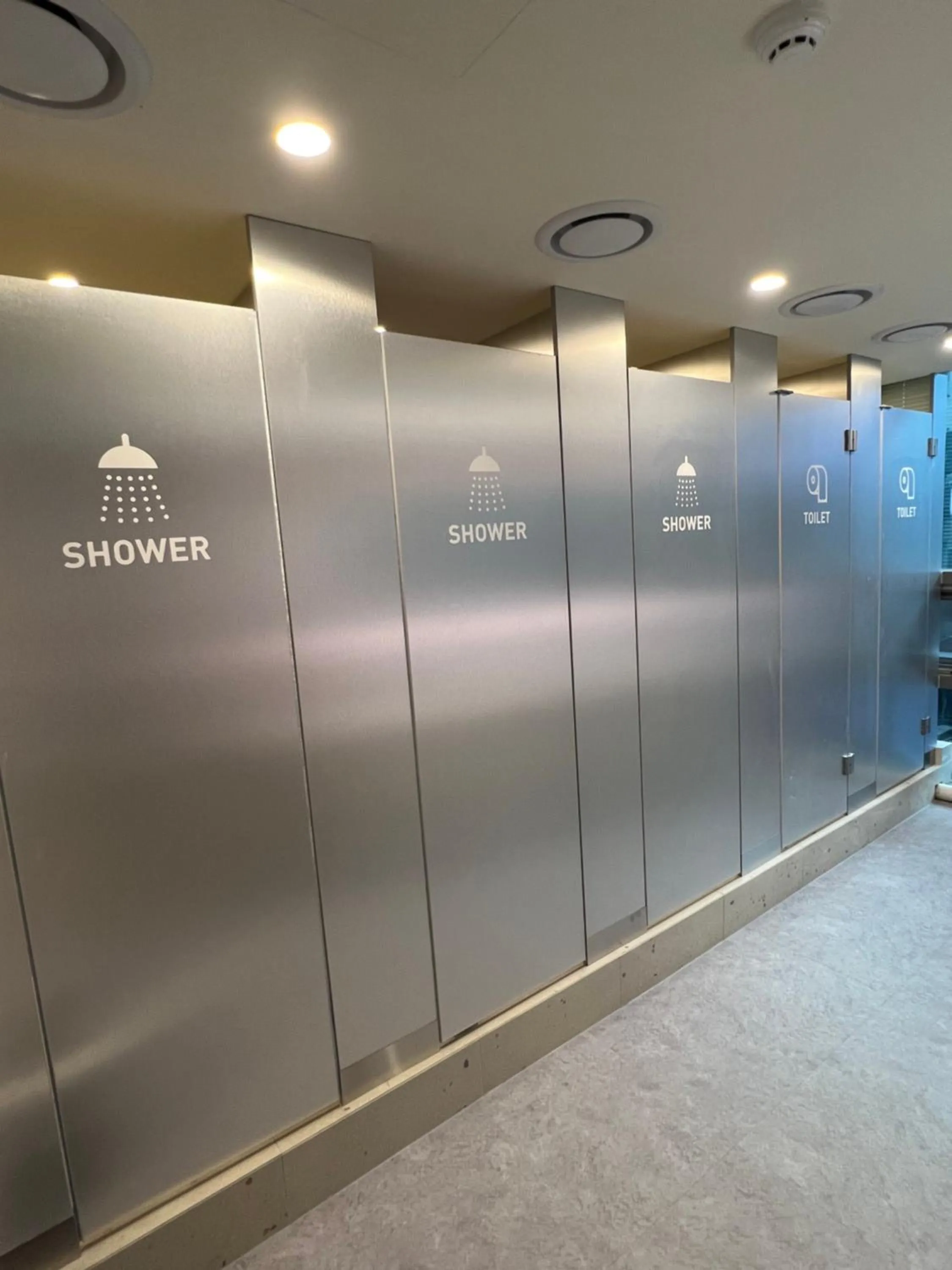 Shower in Seoul Cube Jongro