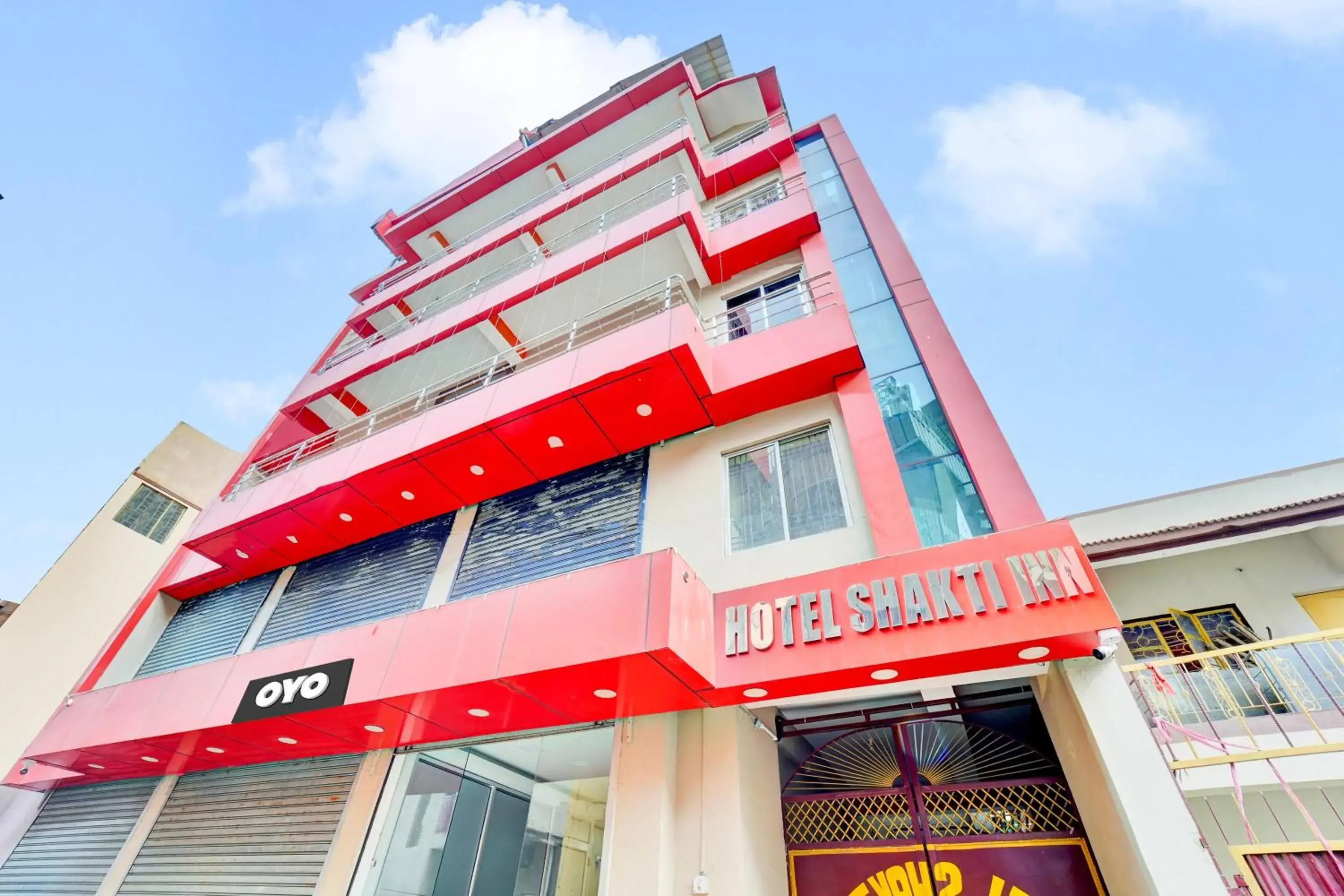 Facade/entrance in Hotel O Shakti Inn Facade/entrance in Hotel O Shakti Inn