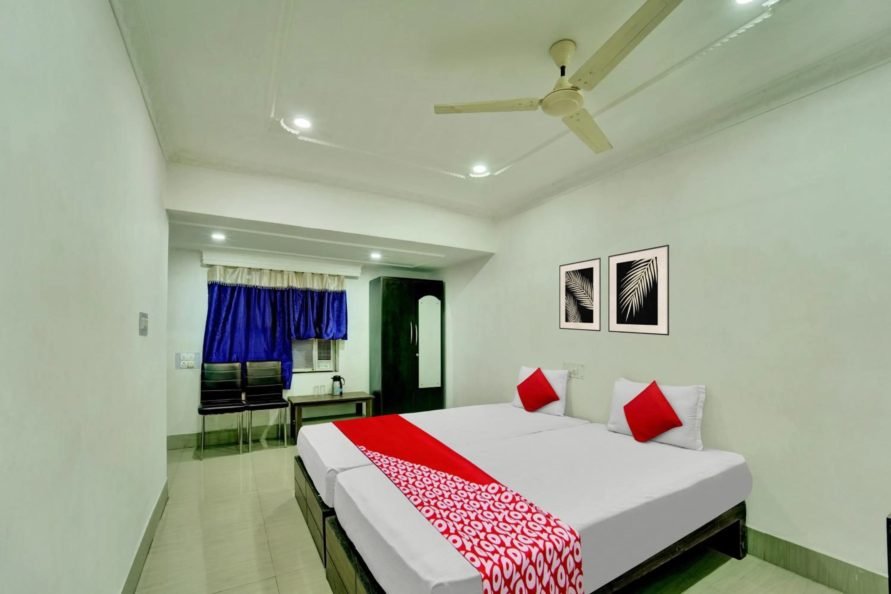 Bedroom, Bed in Hotel O Shakti Inn