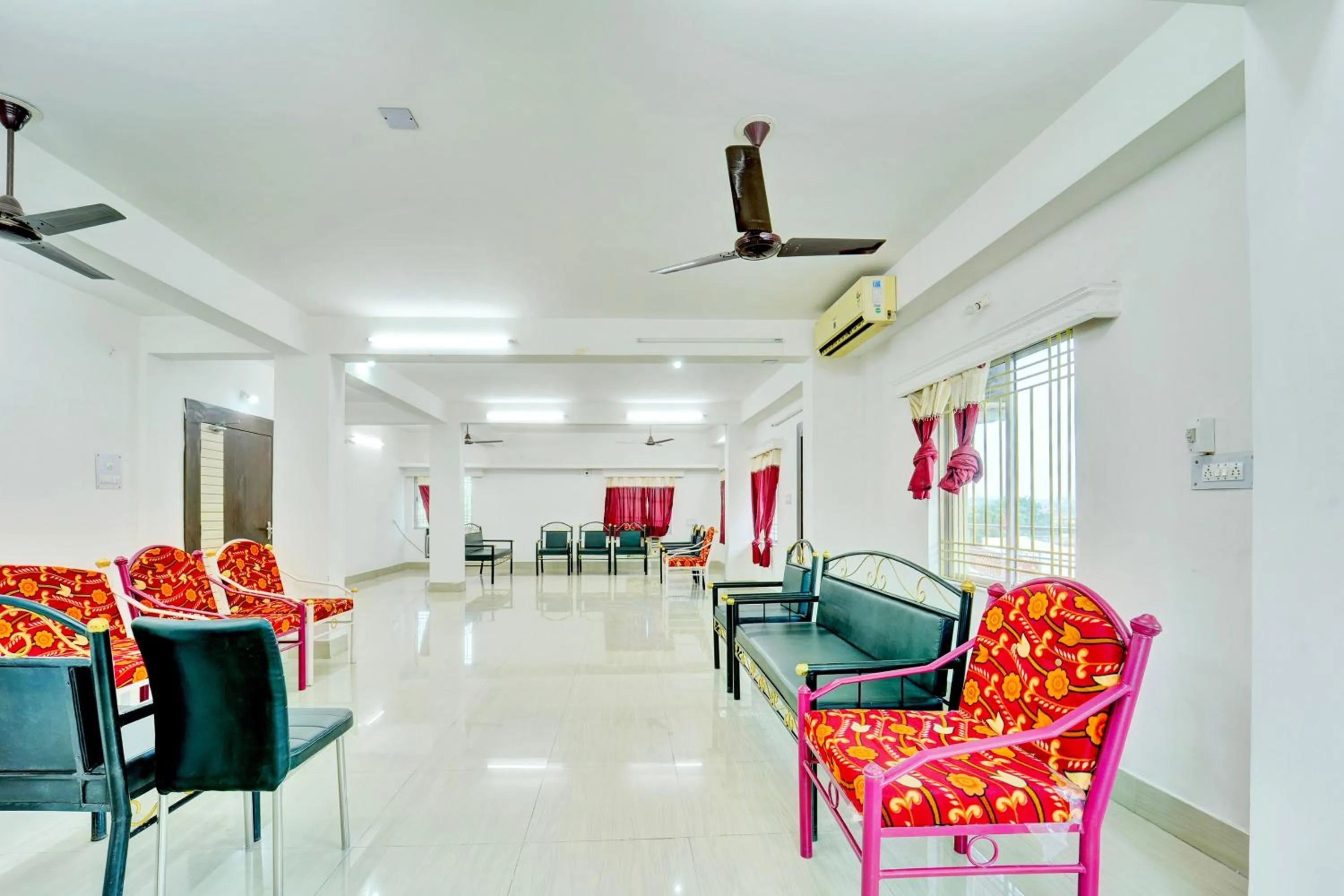 Lobby or reception in Hotel O Shakti Inn