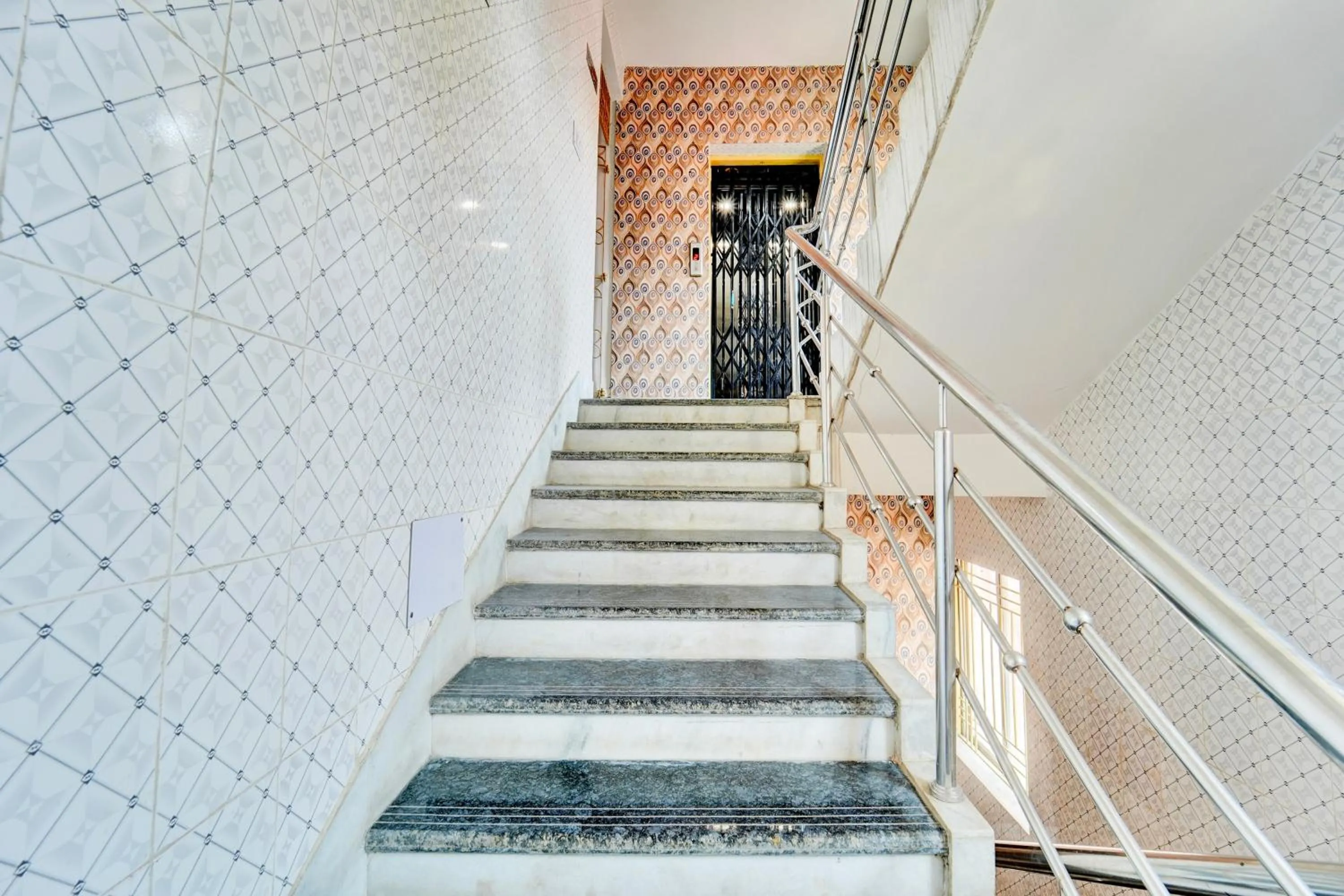 Facade/entrance in Hotel O Shakti Inn