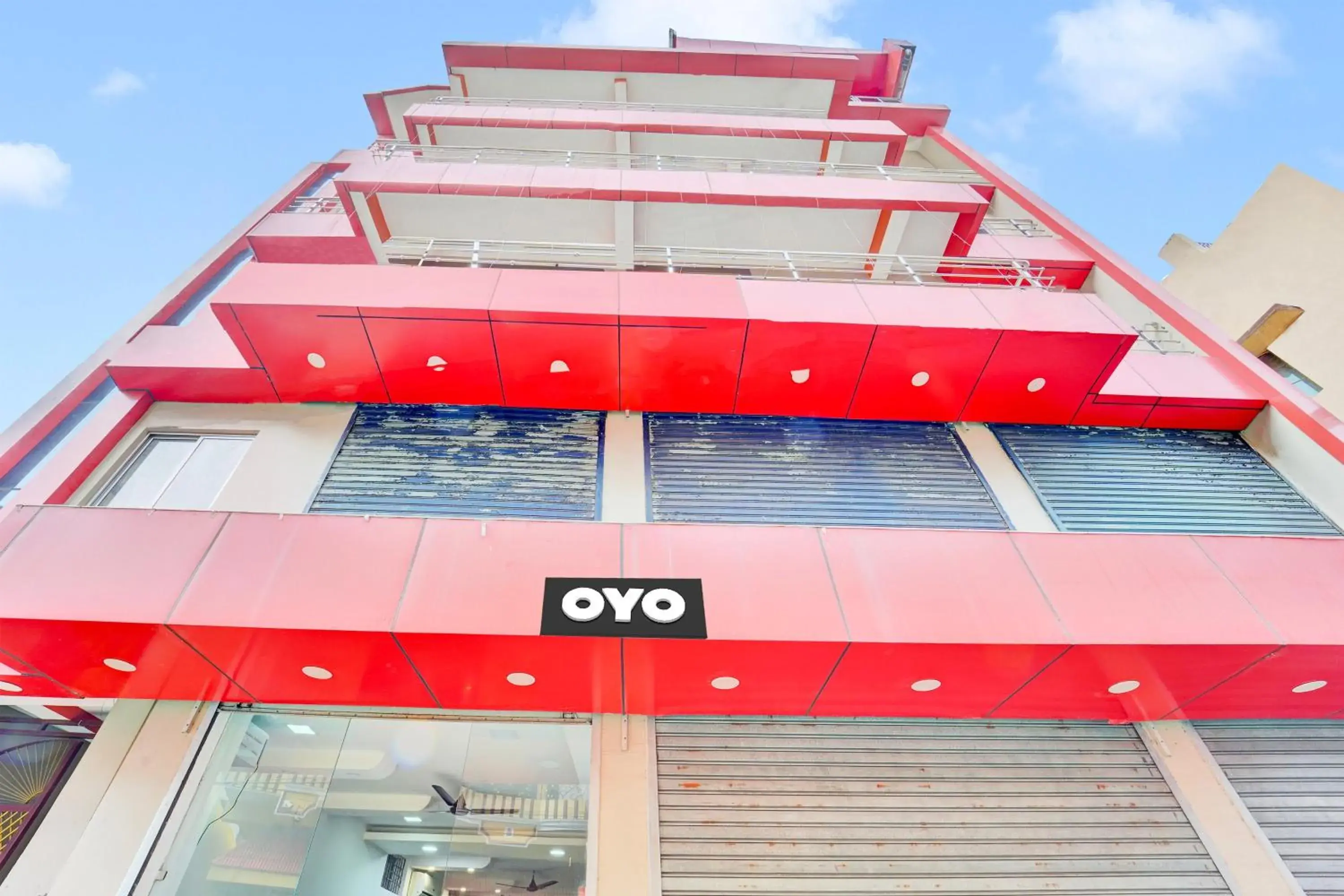 Facade/entrance in Hotel O Shakti Inn Facade/entrance in Hotel O Shakti Inn