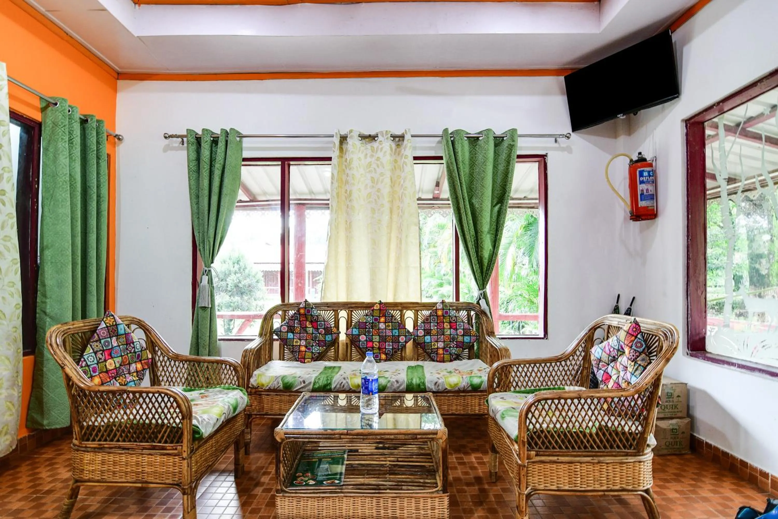 Lobby or reception in Townhouse OAK Gorumara Jungle Resort