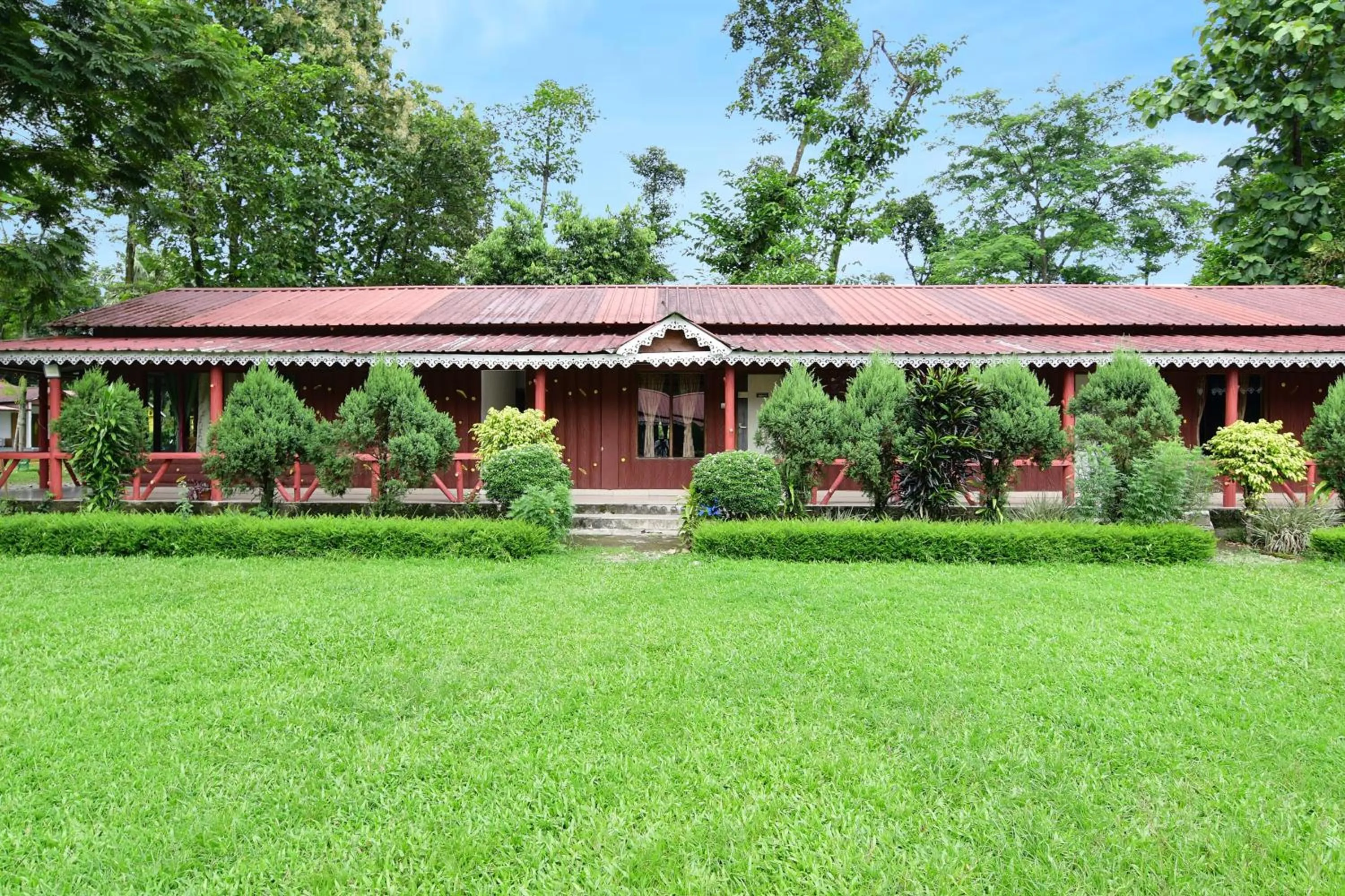 Facade/entrance in Townhouse OAK Gorumara Jungle Resort