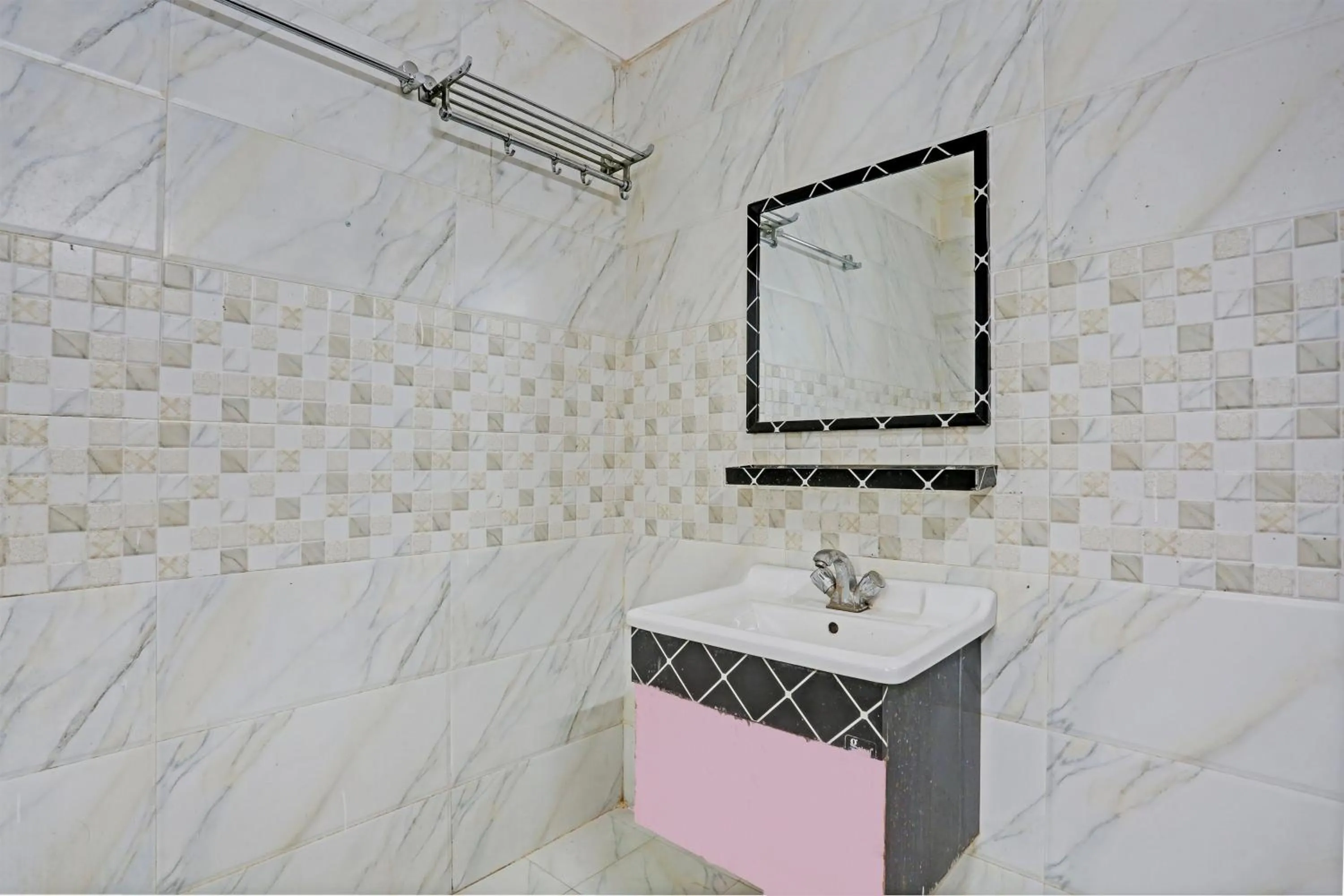 Bathroom in Hotel O Naveen Stay