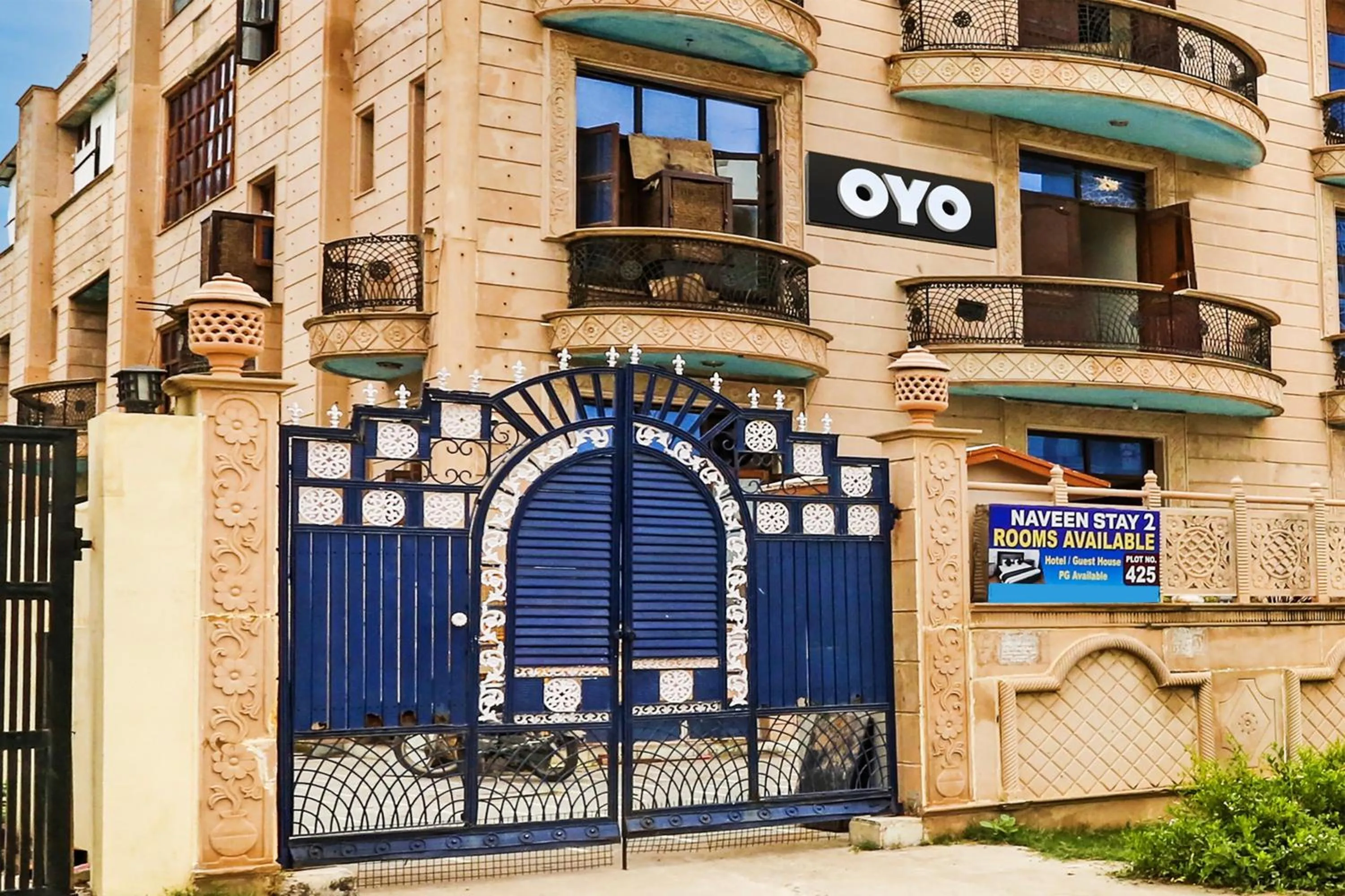 Facade/entrance in Hotel O Naveen Stay