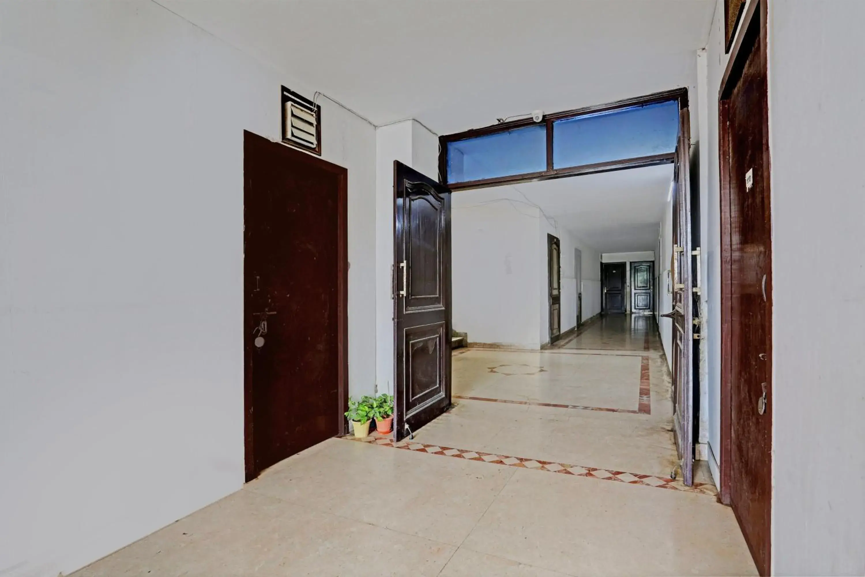 Lobby or reception in Hotel O Naveen Stay Lobby or reception in Hotel O Naveen Stay