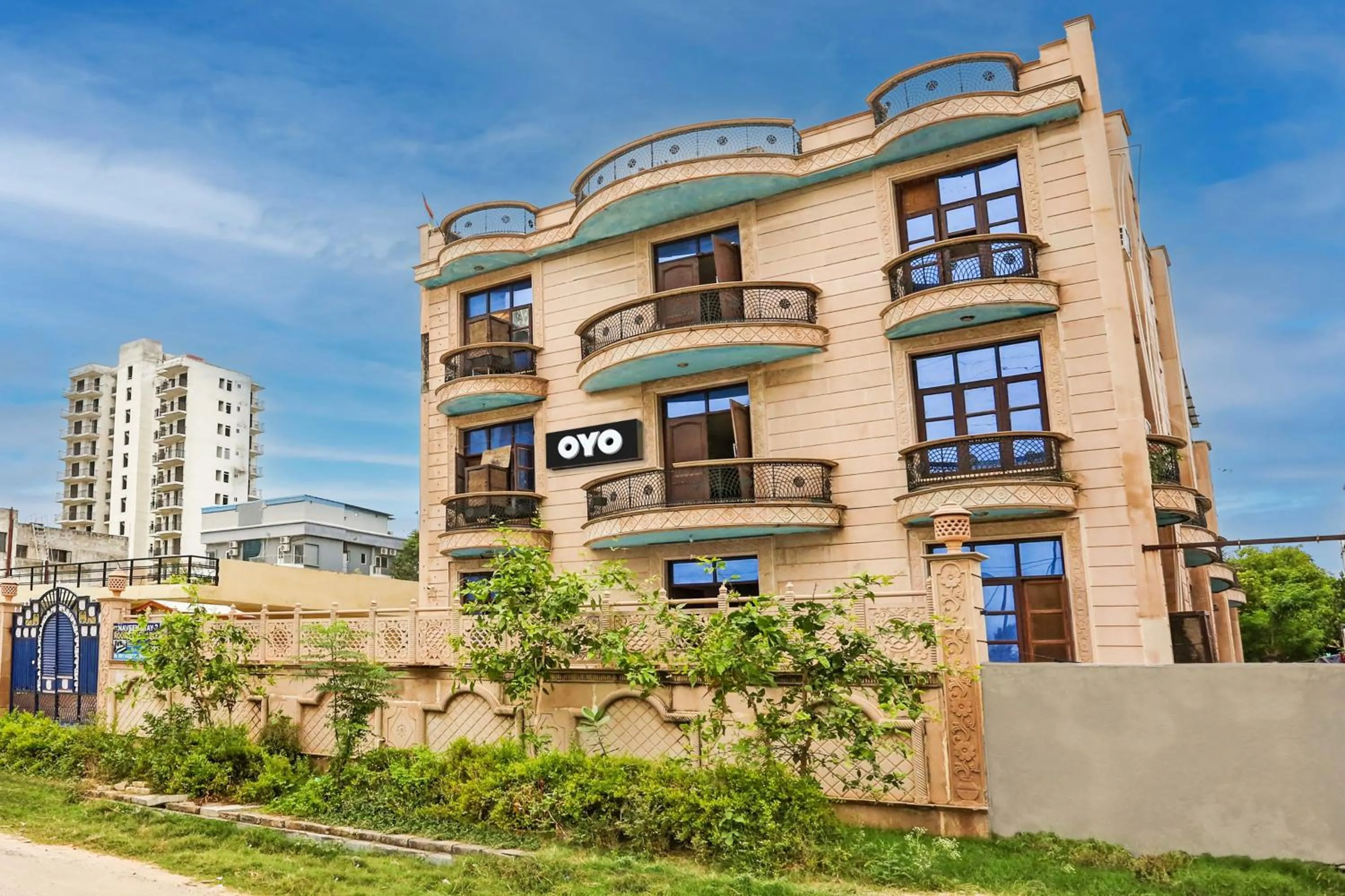 Facade/entrance in Hotel O by OYO Naveen Stay