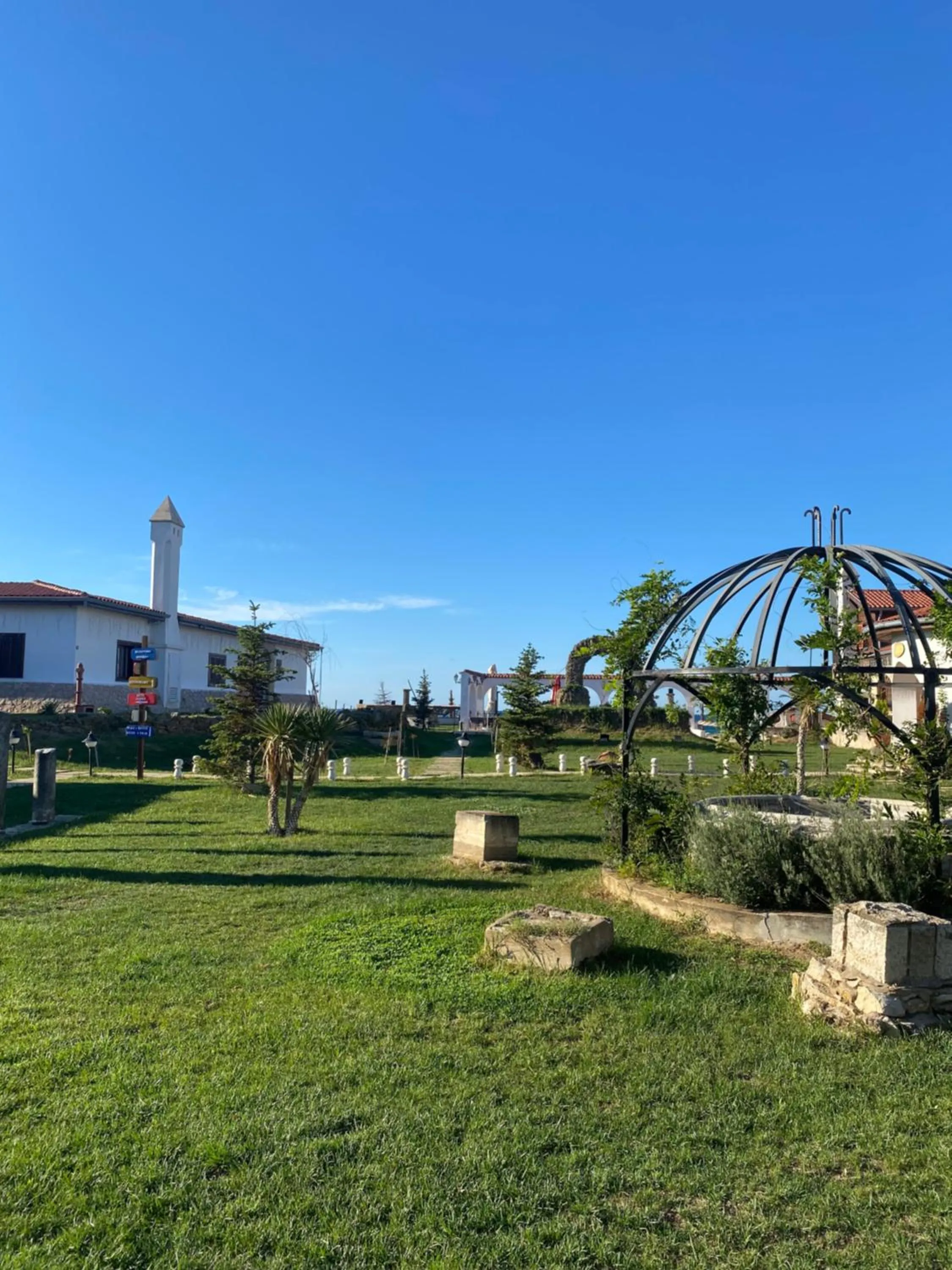 Garden view in Tarihi Kumbaba Otel