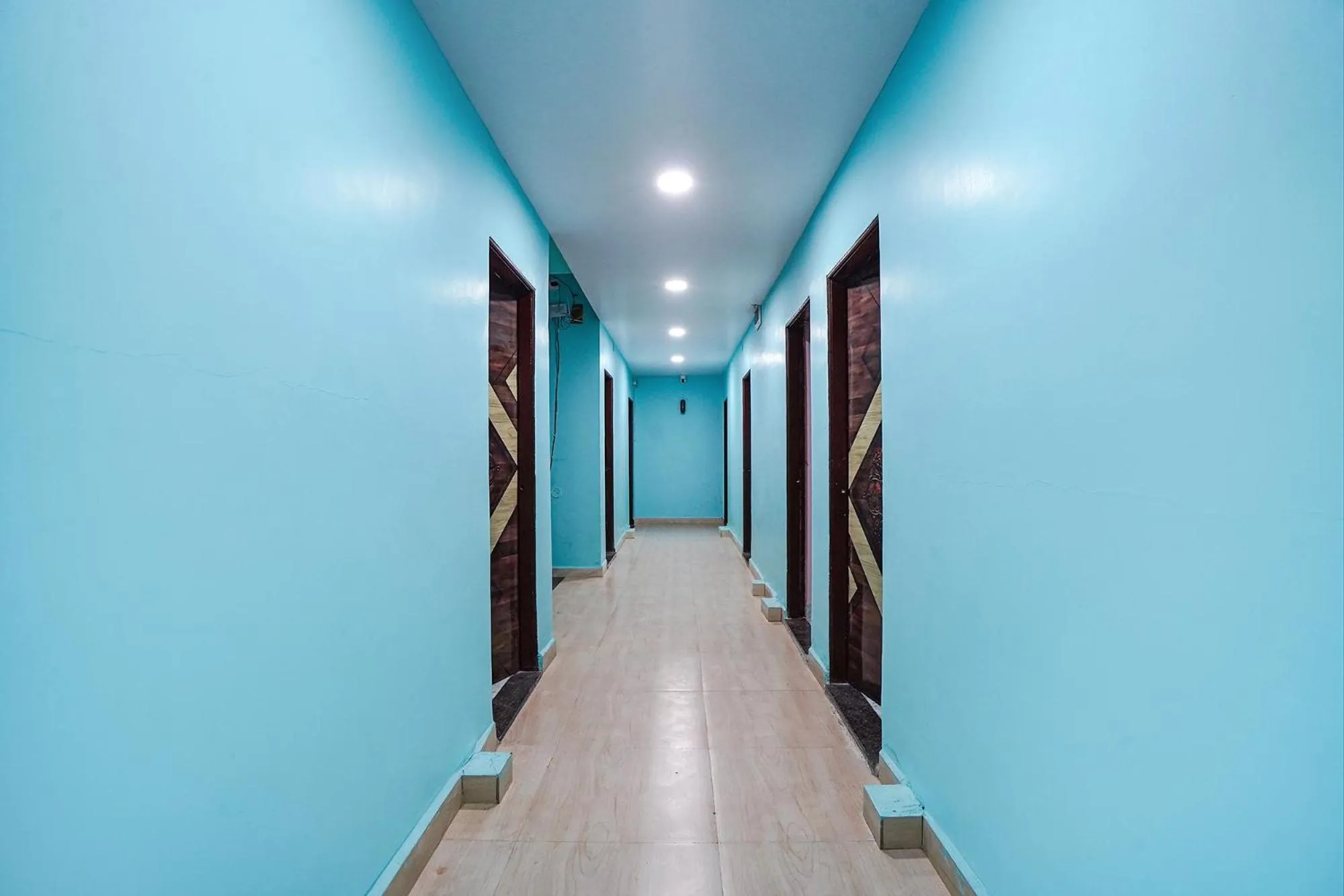 Lobby or reception in FabExpress Evaan Deluxe Rooms